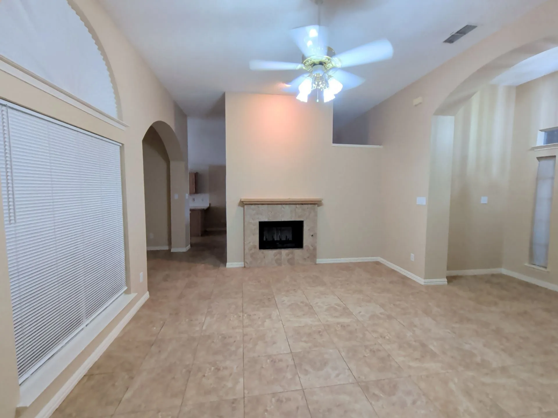 Single Family Residence For Rent in Tarrant County , 4819 Brady Court, Arlington, Texas 76018, 3 Bedroom, 2 Bathroom, 2 Garage spaces, 1,758 Sqft, built in 1996, mls#21377138, Real Estate Agent in Arlington, Homes For Rent in Tarrant county, Homes For Rent in Arlington, Realtor in Arlington Texas, Real Estate Brokerage Independent Realty Texas, Luminita Cordes Realtor