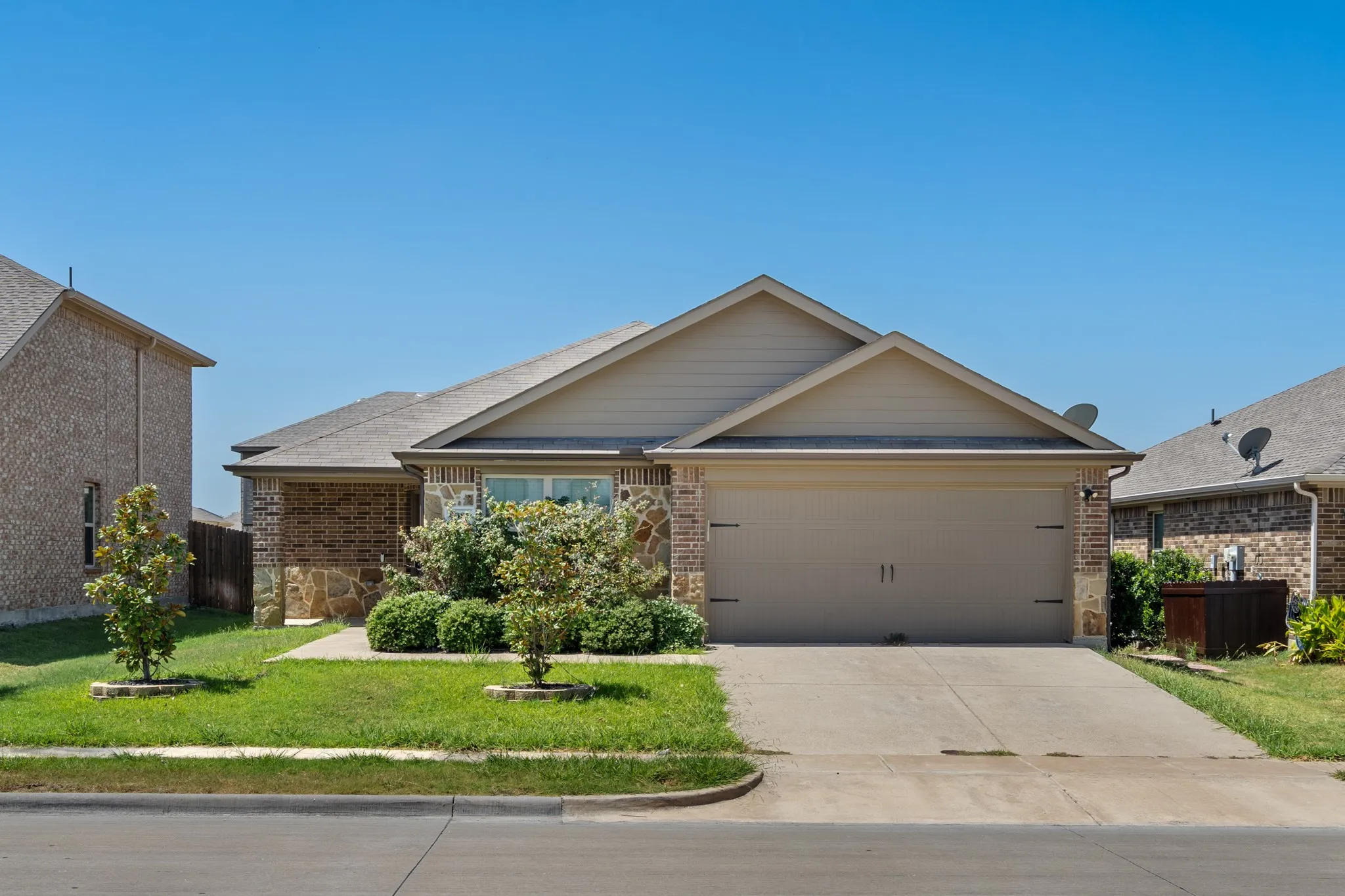 Single Family Residence For Sale in Kaufman County , 2329 Pontotoc Drive, Forney, Texas 75126, 5 Bedroom, 2 Bathroom, 2 Garage spaces, 2,086 Sqft, built in 2018, mls#21376702, Real Estate Agent in Forney, Homes For Sale in Kaufman county, Homes For Sale in Forney, Realtor in Forney Texas, Real Estate Brokerage Independent Realty Texas, Luminita Cordes Realtor