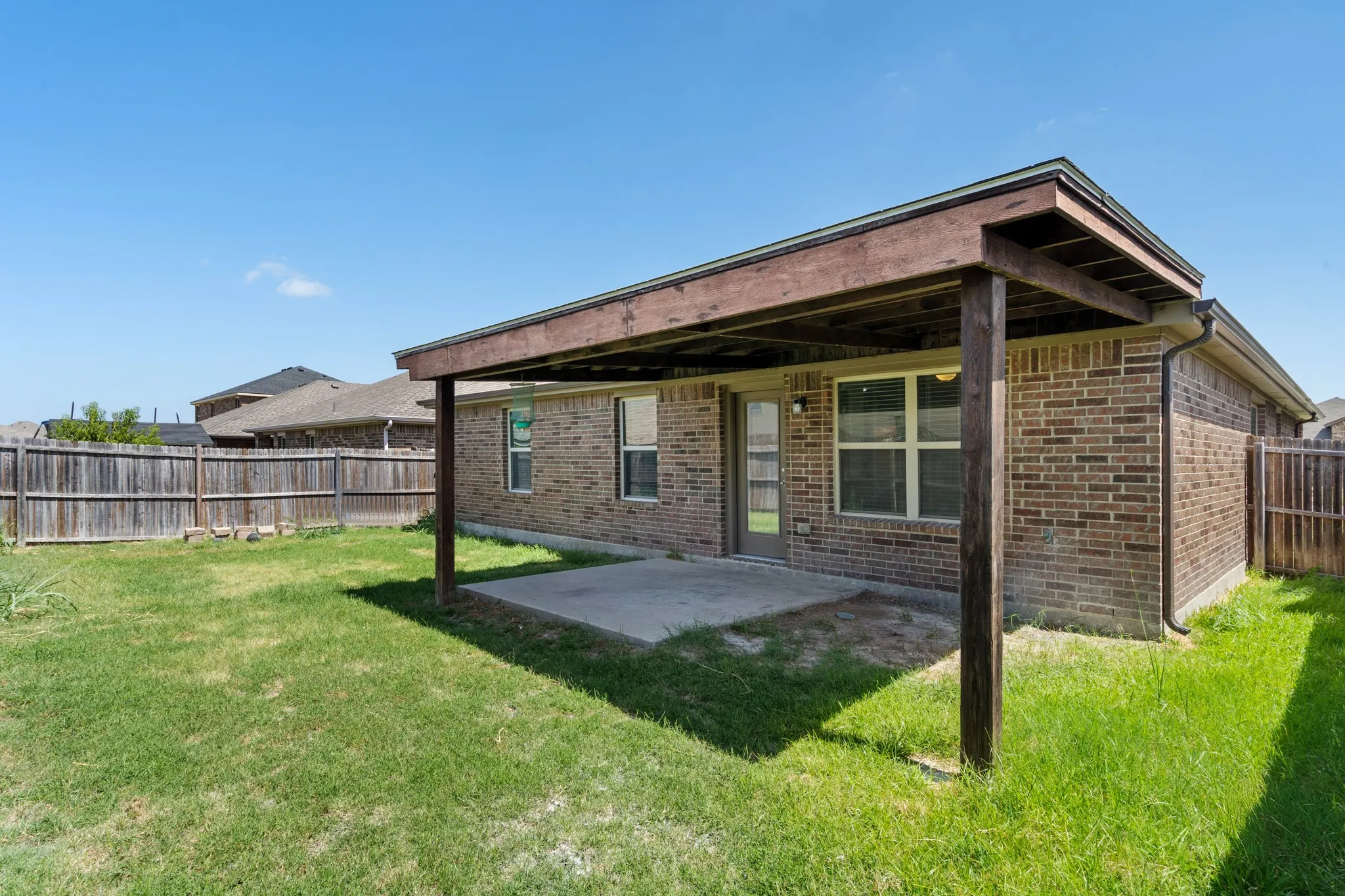 Single Family Residence For Sale in Kaufman County , 2329 Pontotoc Drive, Forney, Texas 75126, 5 Bedroom, 2 Bathroom, 2 Garage spaces, 2,086 Sqft, built in 2018, mls#21376702, Real Estate Agent in Forney, Homes For Sale in Kaufman county, Homes For Sale in Forney, Realtor in Forney Texas, Real Estate Brokerage Independent Realty Texas, Luminita Cordes Realtor