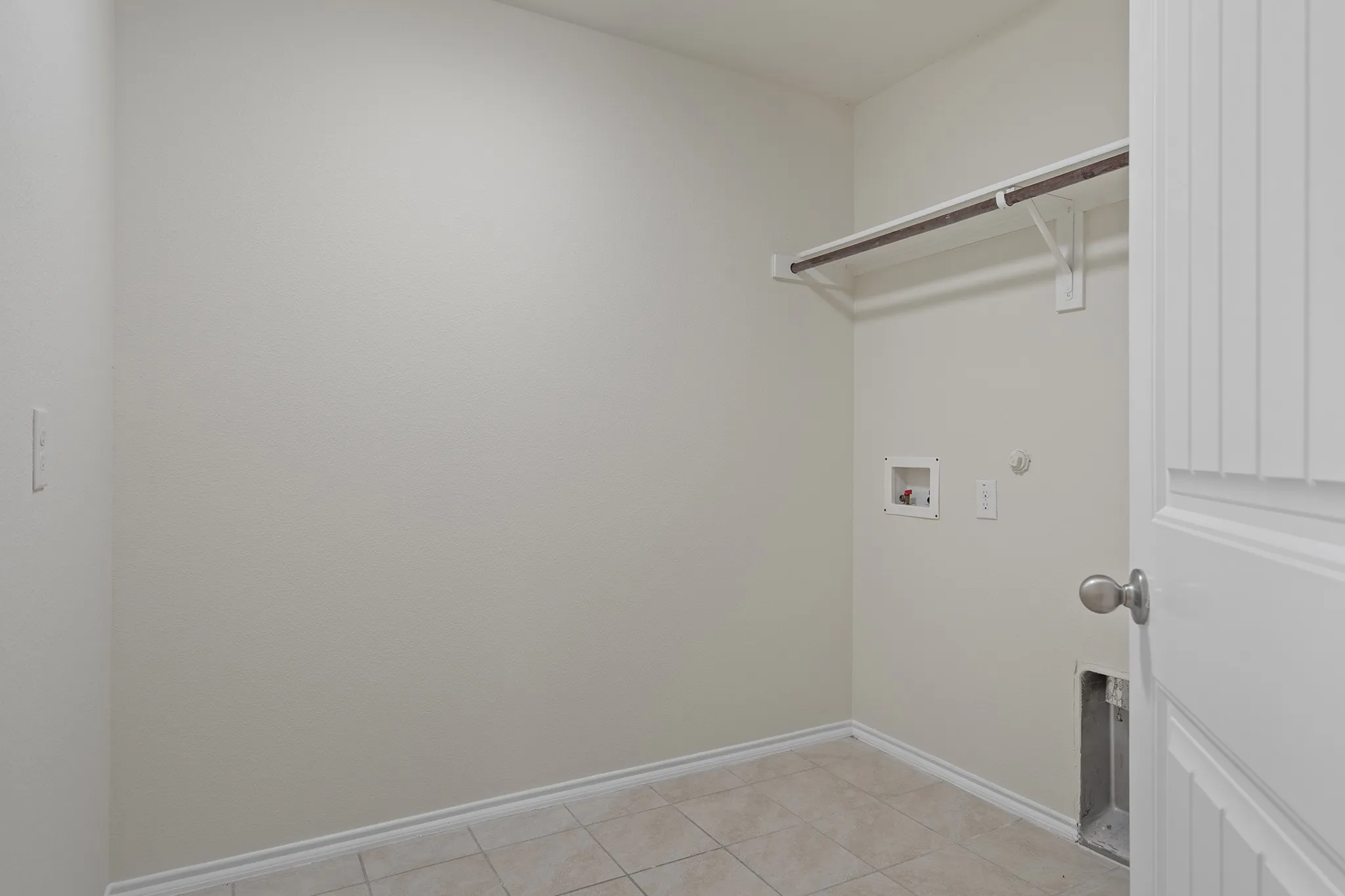 Single Family Residence For Sale in Kaufman County , 2329 Pontotoc Drive, Forney, Texas 75126, 5 Bedroom, 2 Bathroom, 2 Garage spaces, 2,086 Sqft, built in 2018, mls#21376702, Real Estate Agent in Forney, Homes For Sale in Kaufman county, Homes For Sale in Forney, Realtor in Forney Texas, Real Estate Brokerage Independent Realty Texas, Luminita Cordes Realtor