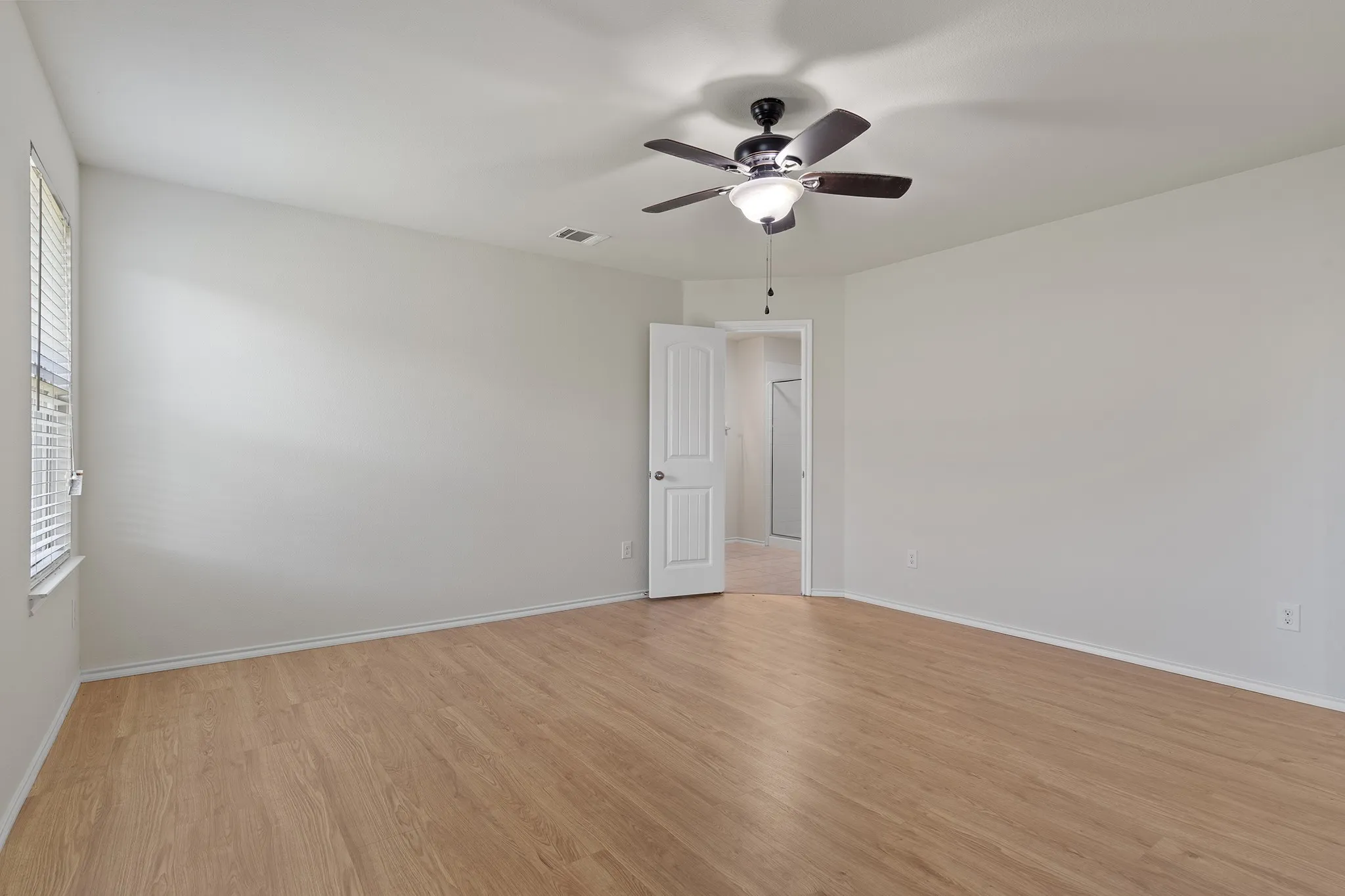Single Family Residence For Sale in Kaufman County , 2329 Pontotoc Drive, Forney, Texas 75126, 5 Bedroom, 2 Bathroom, 2 Garage spaces, 2,086 Sqft, built in 2018, mls#21376702, Real Estate Agent in Forney, Homes For Sale in Kaufman county, Homes For Sale in Forney, Realtor in Forney Texas, Real Estate Brokerage Independent Realty Texas, Luminita Cordes Realtor