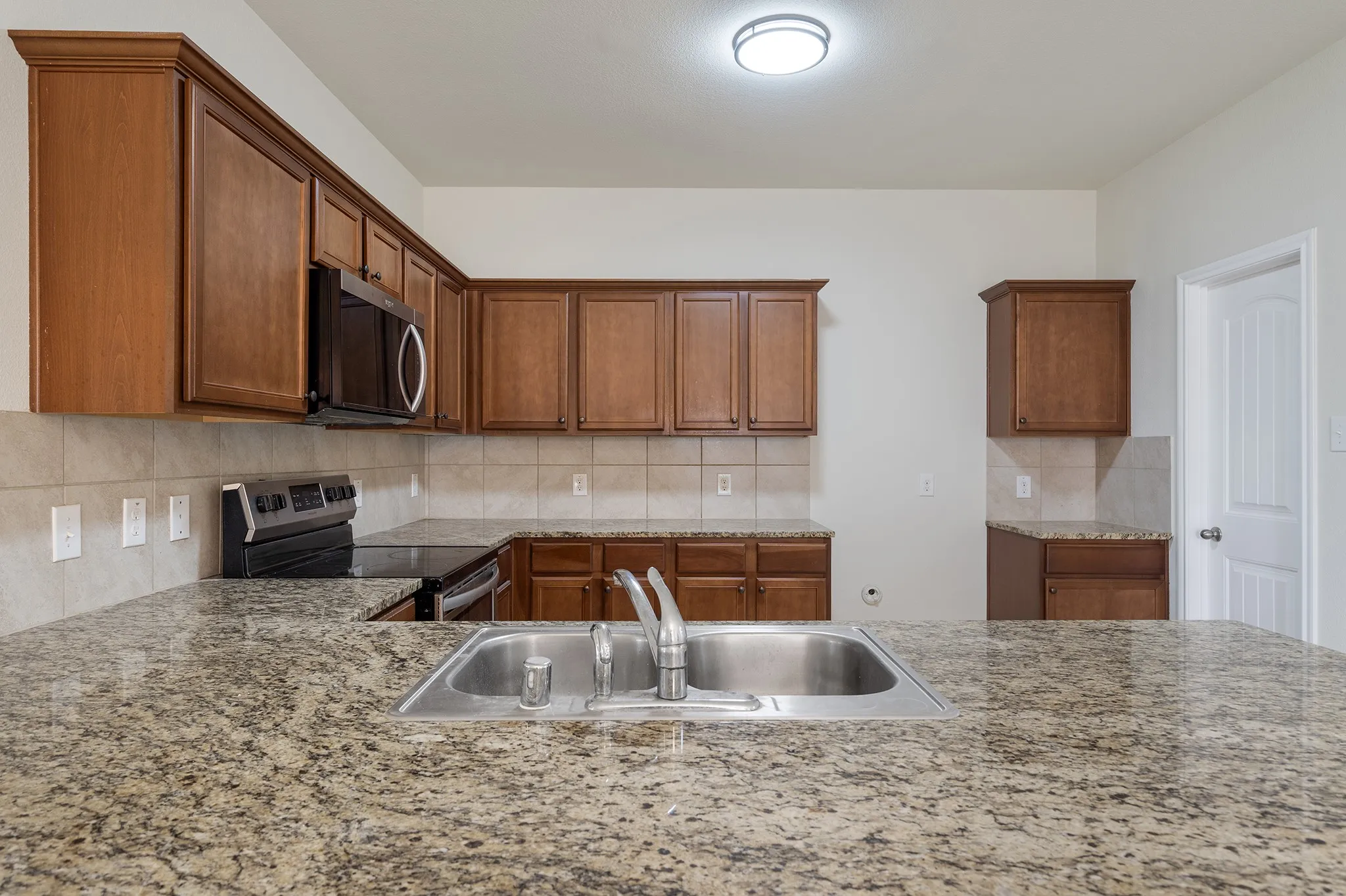 Single Family Residence For Sale in Kaufman County , 2329 Pontotoc Drive, Forney, Texas 75126, 5 Bedroom, 2 Bathroom, 2 Garage spaces, 2,086 Sqft, built in 2018, mls#21376702, Real Estate Agent in Forney, Homes For Sale in Kaufman county, Homes For Sale in Forney, Realtor in Forney Texas, Real Estate Brokerage Independent Realty Texas, Luminita Cordes Realtor