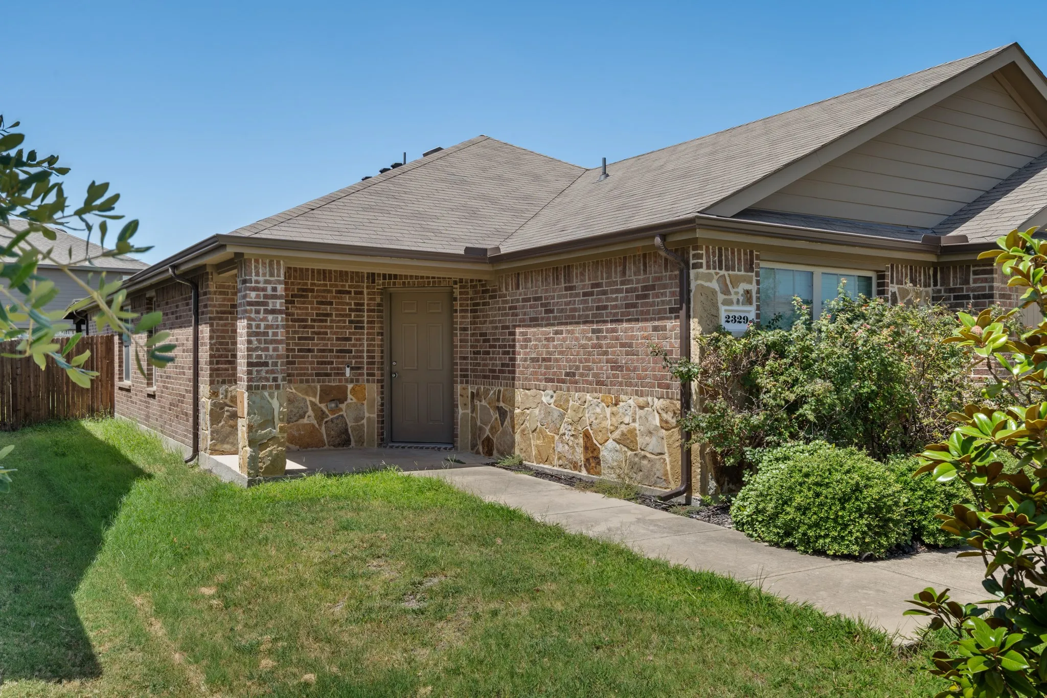 Single Family Residence For Sale in Kaufman County , 2329 Pontotoc Drive, Forney, Texas 75126, 5 Bedroom, 2 Bathroom, 2 Garage spaces, 2,086 Sqft, built in 2018, mls#21376702, Real Estate Agent in Forney, Homes For Sale in Kaufman county, Homes For Sale in Forney, Realtor in Forney Texas, Real Estate Brokerage Independent Realty Texas, Luminita Cordes Realtor