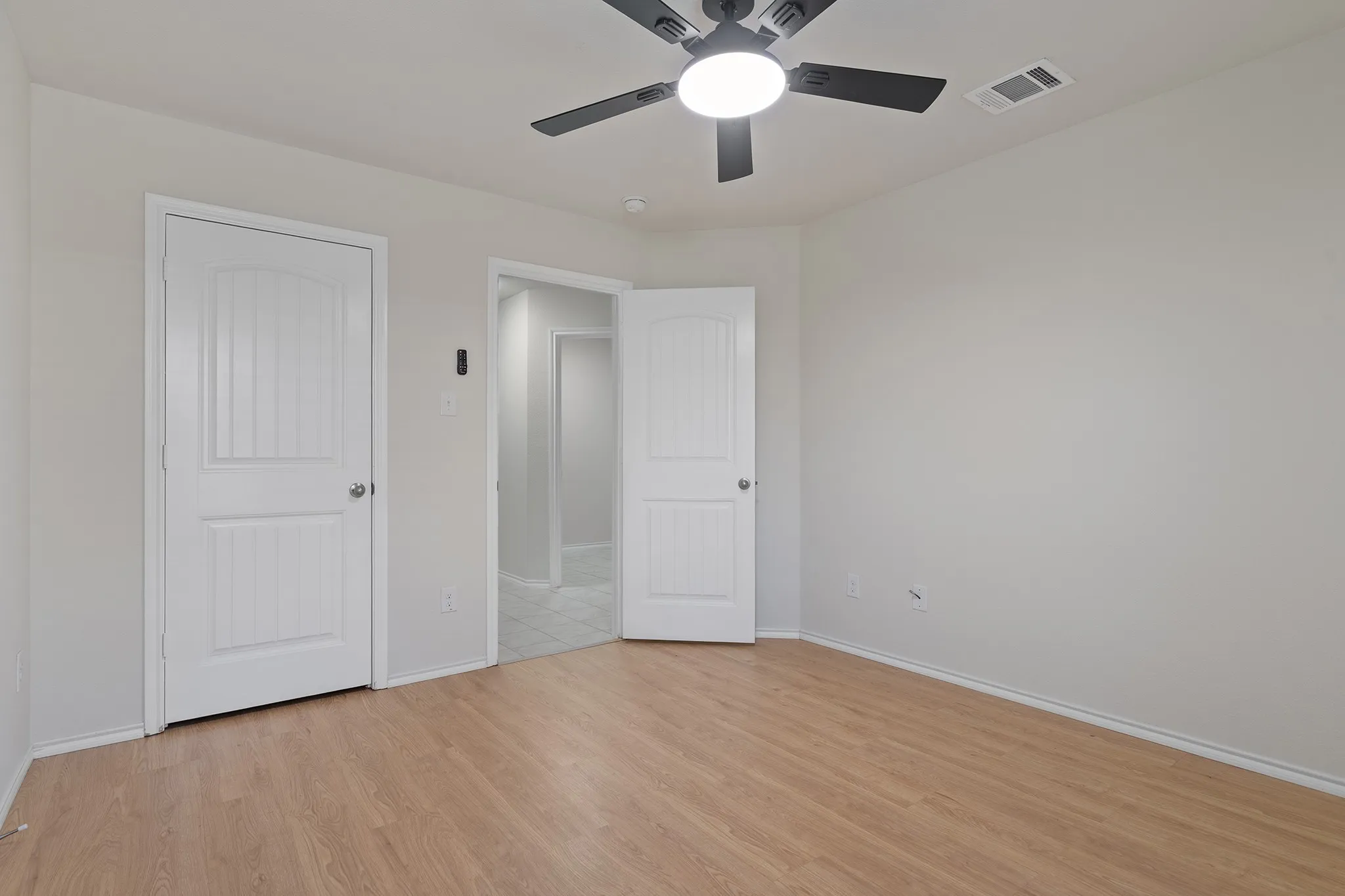 Single Family Residence For Sale in Kaufman County , 2329 Pontotoc Drive, Forney, Texas 75126, 5 Bedroom, 2 Bathroom, 2 Garage spaces, 2,086 Sqft, built in 2018, mls#21376702, Real Estate Agent in Forney, Homes For Sale in Kaufman county, Homes For Sale in Forney, Realtor in Forney Texas, Real Estate Brokerage Independent Realty Texas, Luminita Cordes Realtor