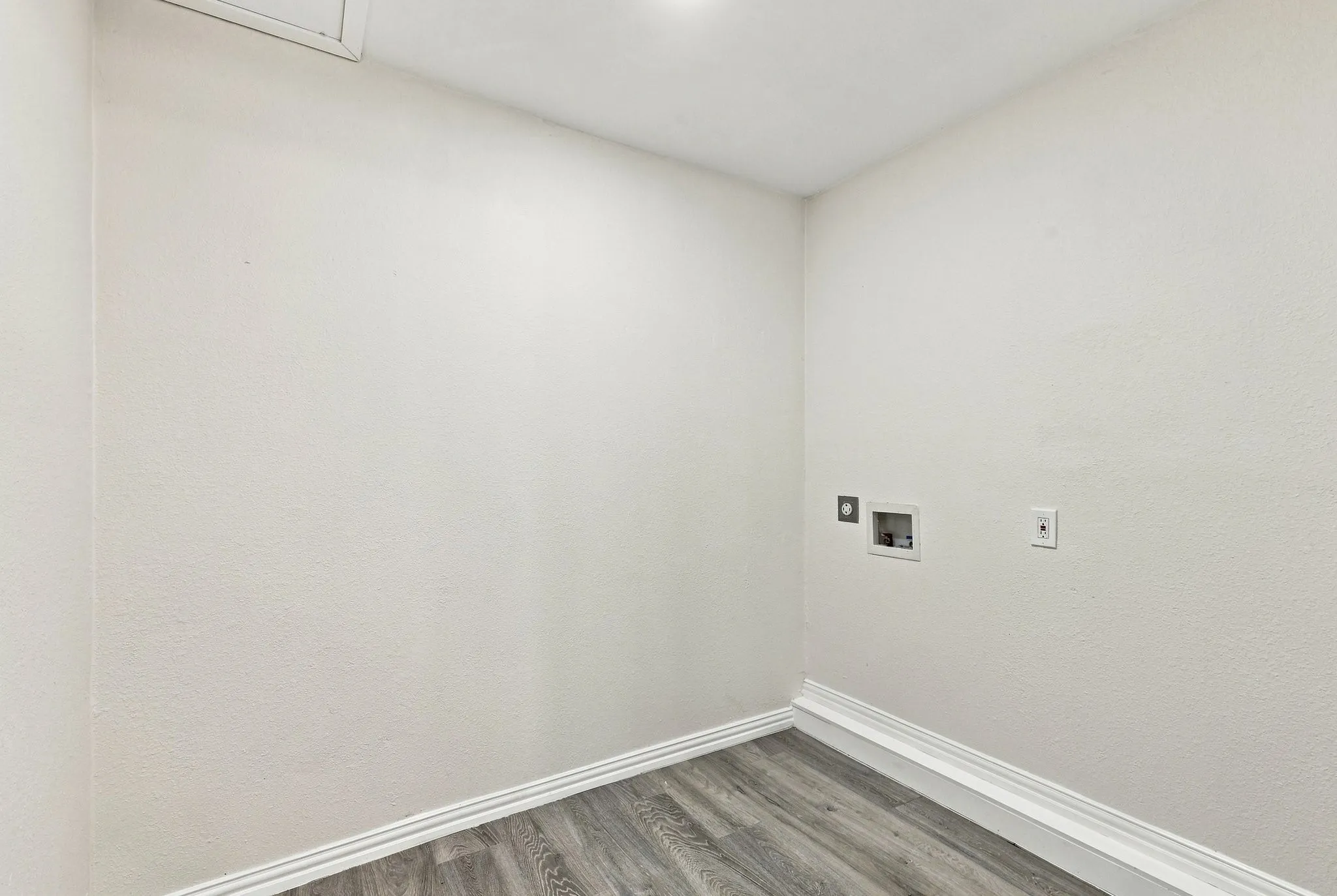Single Family Residence For Rent in Dallas County , 6008 Golden Gate Drive, Dallas, Texas 75241, 4 Bedroom, 2 Bathroom, 1 Garage spaces, 1,730 Sqft, built in 1961, mls#21377165, Real Estate Agent in Dallas, Homes For Rent in Dallas county, Homes For Rent in Dallas, Realtor in Dallas Texas, Real Estate Brokerage Independent Realty Texas, Luminita Cordes Realtor