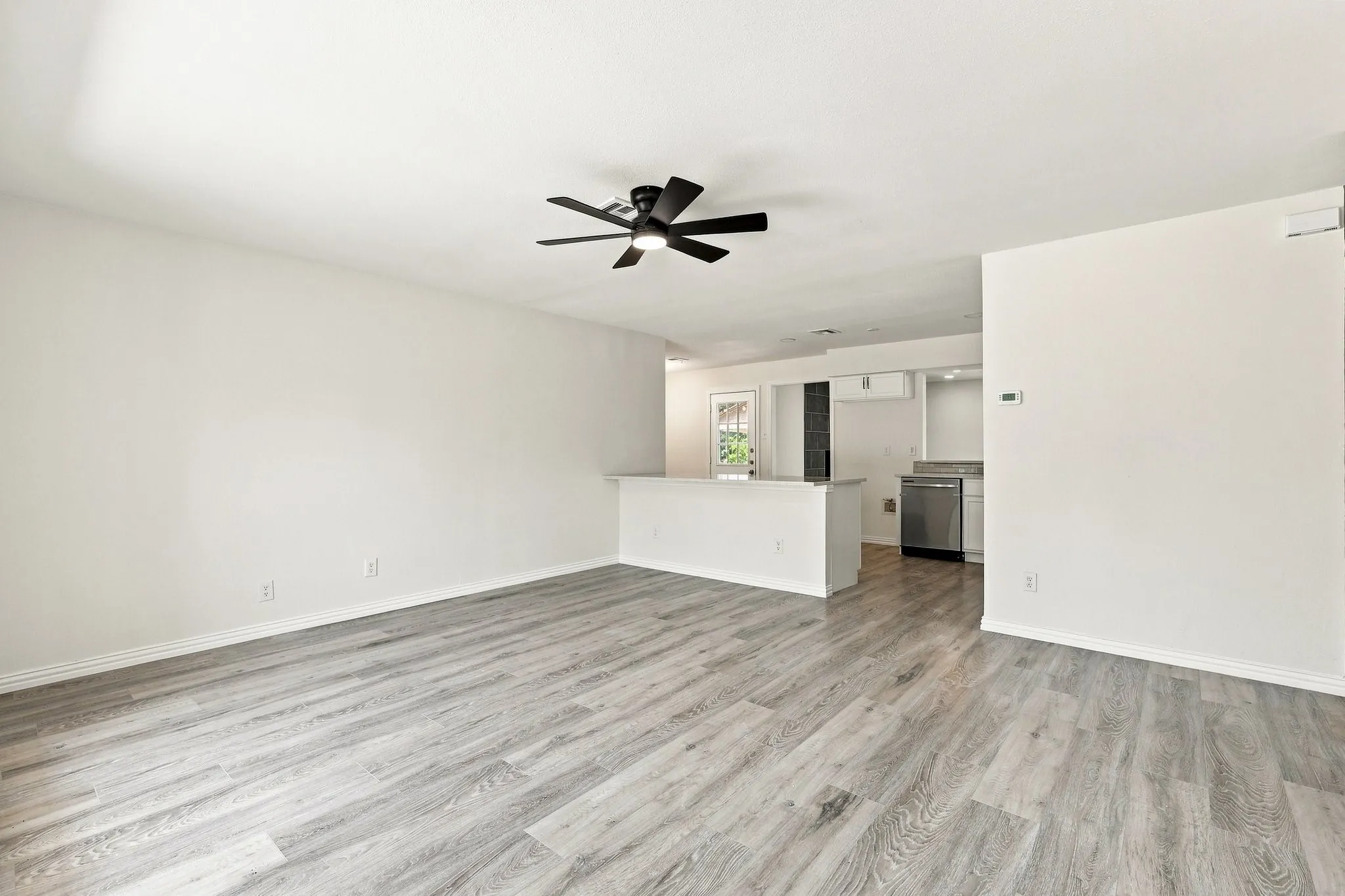 Single Family Residence For Rent in Dallas County , 6008 Golden Gate Drive, Dallas, Texas 75241, 4 Bedroom, 2 Bathroom, 1 Garage spaces, 1,730 Sqft, built in 1961, mls#21377165, Real Estate Agent in Dallas, Homes For Rent in Dallas county, Homes For Rent in Dallas, Realtor in Dallas Texas, Real Estate Brokerage Independent Realty Texas, Luminita Cordes Realtor