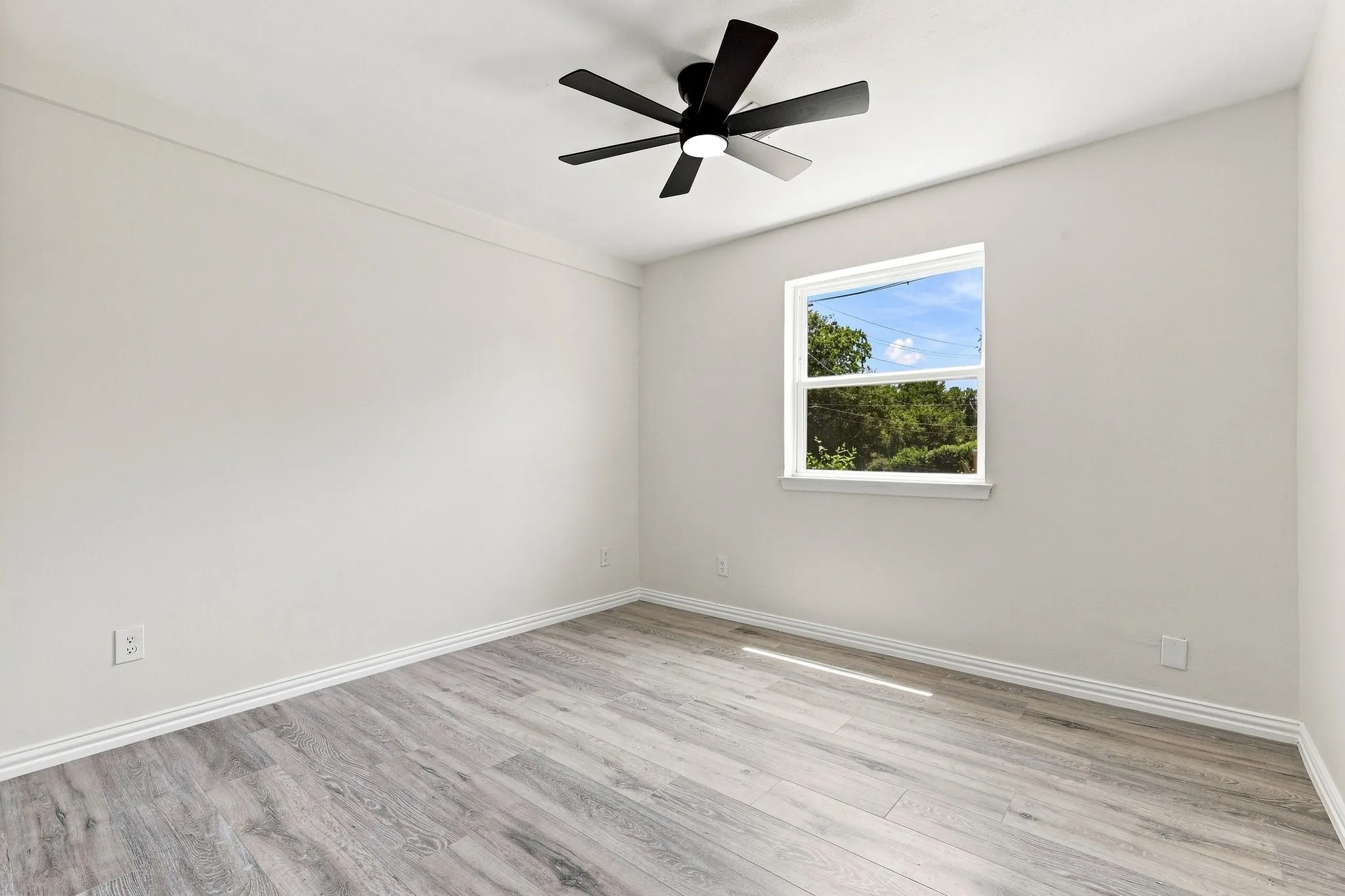 Single Family Residence For Rent in Dallas County , 6008 Golden Gate Drive, Dallas, Texas 75241, 4 Bedroom, 2 Bathroom, 1 Garage spaces, 1,730 Sqft, built in 1961, mls#21377165, Real Estate Agent in Dallas, Homes For Rent in Dallas county, Homes For Rent in Dallas, Realtor in Dallas Texas, Real Estate Brokerage Independent Realty Texas, Luminita Cordes Realtor