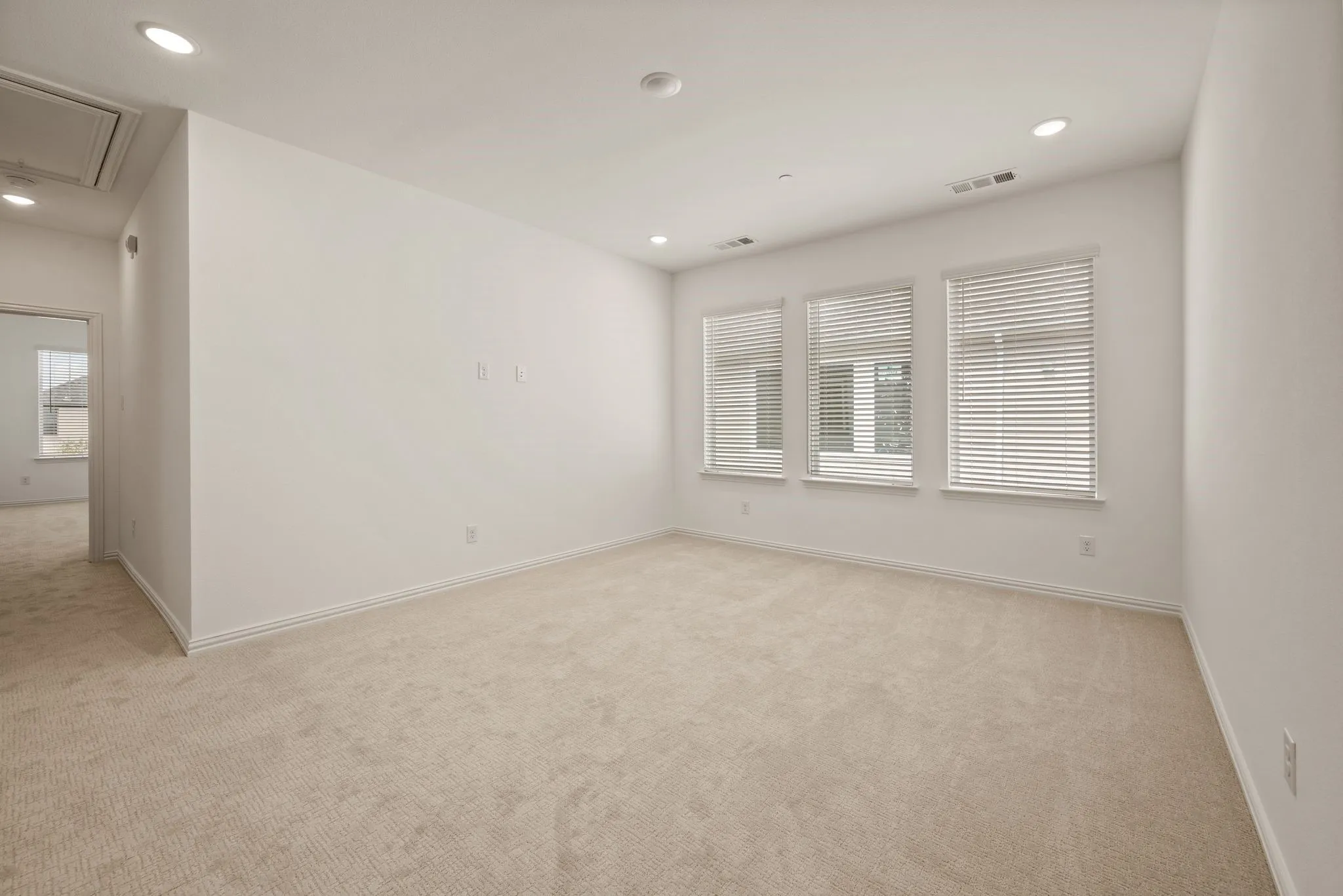 Can be playroom, entertainment or office space