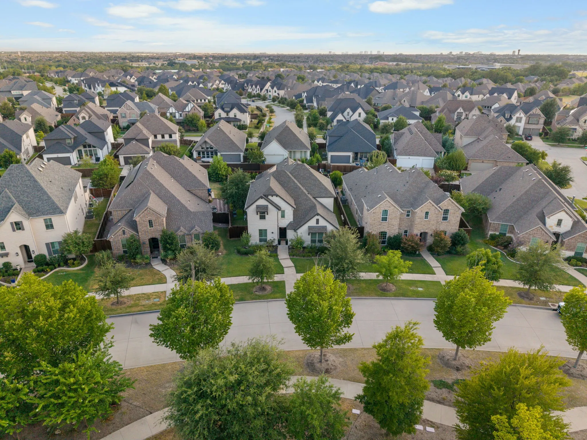 Single Family Residence For Sale in Collin County , 15193 Basket Oak Road, Frisco, Texas 75035, 6 Bedroom, 5 Bathroom, 2 Garage spaces, 3,419 Sqft, built in 2018, mls#21374707, Real Estate Agent in Frisco, Homes For Sale in Collin county, Homes For Sale in Frisco, Realtor in Frisco Texas, Real Estate Brokerage Independent Realty Texas, Luminita Cordes Realtor