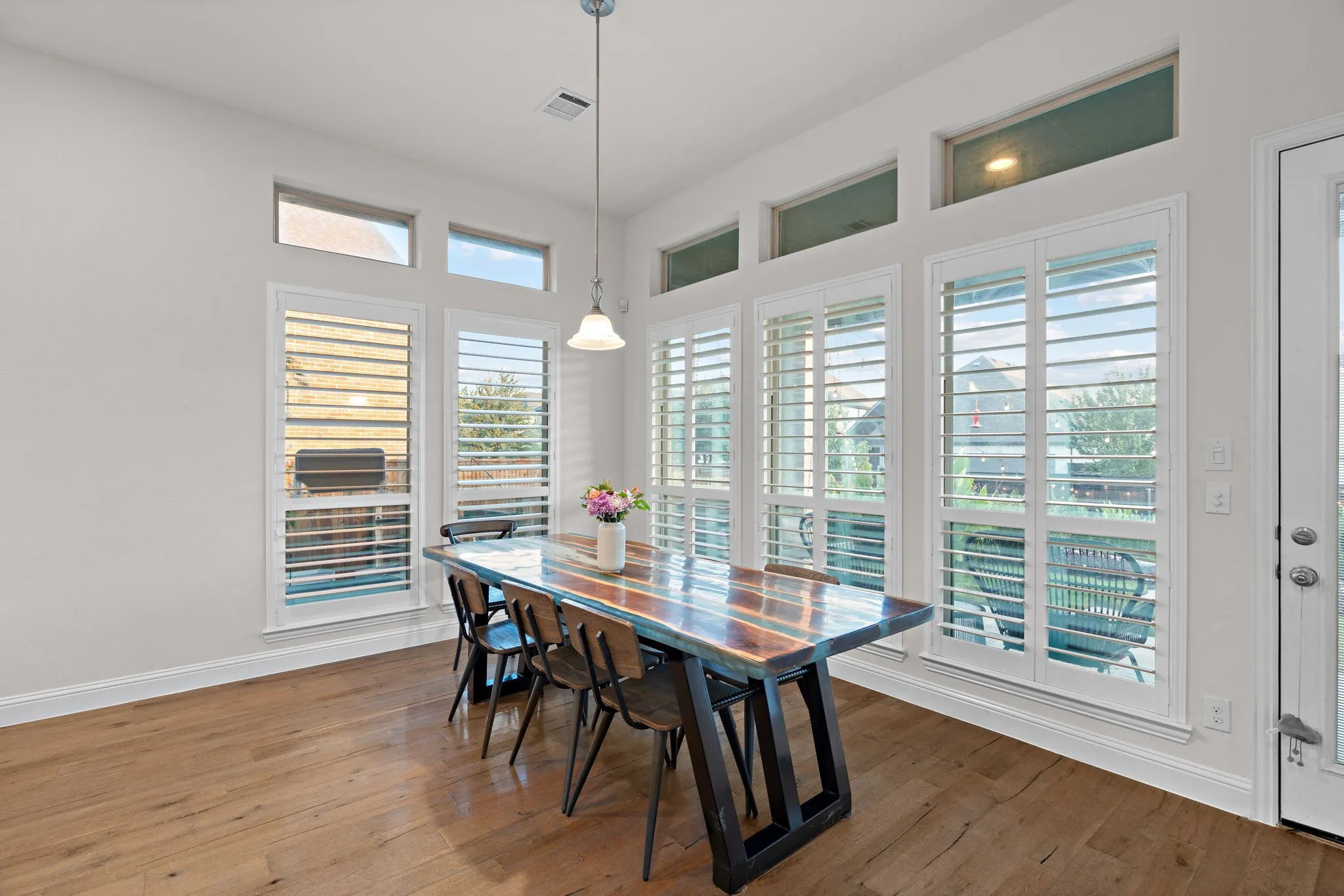 Single Family Residence For Sale in Collin County , 15193 Basket Oak Road, Frisco, Texas 75035, 6 Bedroom, 5 Bathroom, 2 Garage spaces, 3,419 Sqft, built in 2018, mls#21374707, Real Estate Agent in Frisco, Homes For Sale in Collin county, Homes For Sale in Frisco, Realtor in Frisco Texas, Real Estate Brokerage Independent Realty Texas, Luminita Cordes Realtor