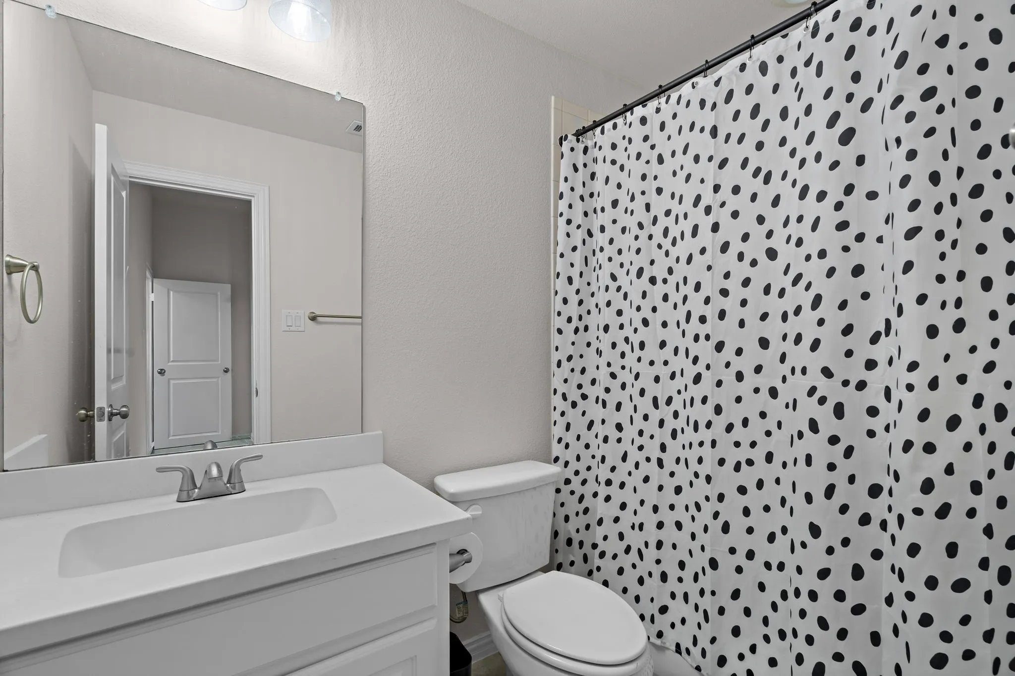 Single Family Residence For Sale in Collin County , 15193 Basket Oak Road, Frisco, Texas 75035, 6 Bedroom, 5 Bathroom, 2 Garage spaces, 3,419 Sqft, built in 2018, mls#21374707, Real Estate Agent in Frisco, Homes For Sale in Collin county, Homes For Sale in Frisco, Realtor in Frisco Texas, Real Estate Brokerage Independent Realty Texas, Luminita Cordes Realtor