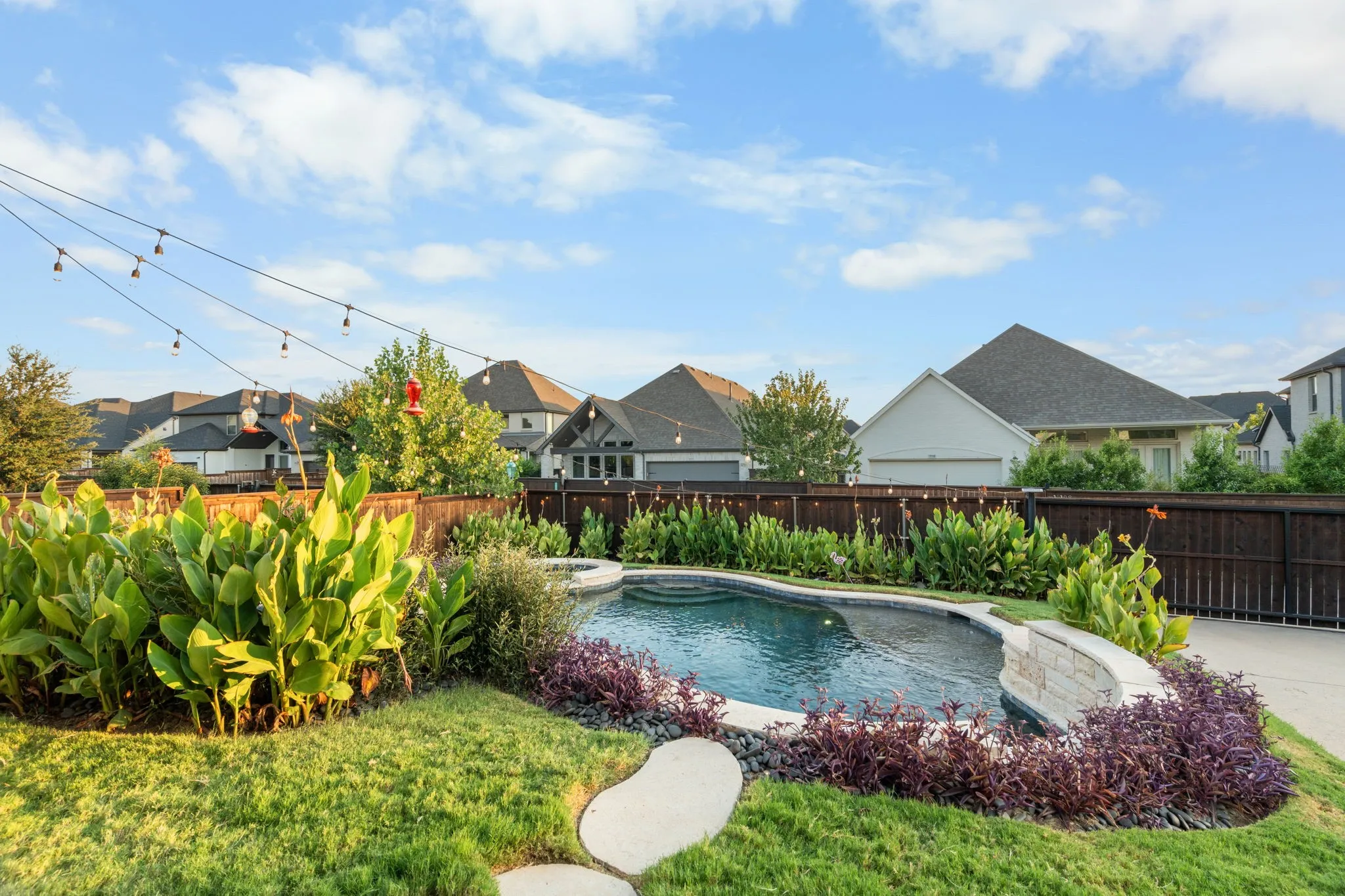Single Family Residence For Sale in Collin County , 15193 Basket Oak Road, Frisco, Texas 75035, 6 Bedroom, 5 Bathroom, 2 Garage spaces, 3,419 Sqft, built in 2018, mls#21374707, Real Estate Agent in Frisco, Homes For Sale in Collin county, Homes For Sale in Frisco, Realtor in Frisco Texas, Real Estate Brokerage Independent Realty Texas, Luminita Cordes Realtor