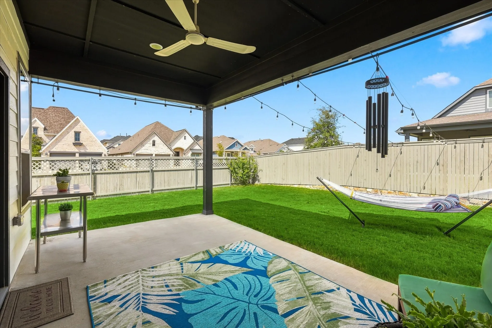 Lovely corner lot provides extra backyard space!