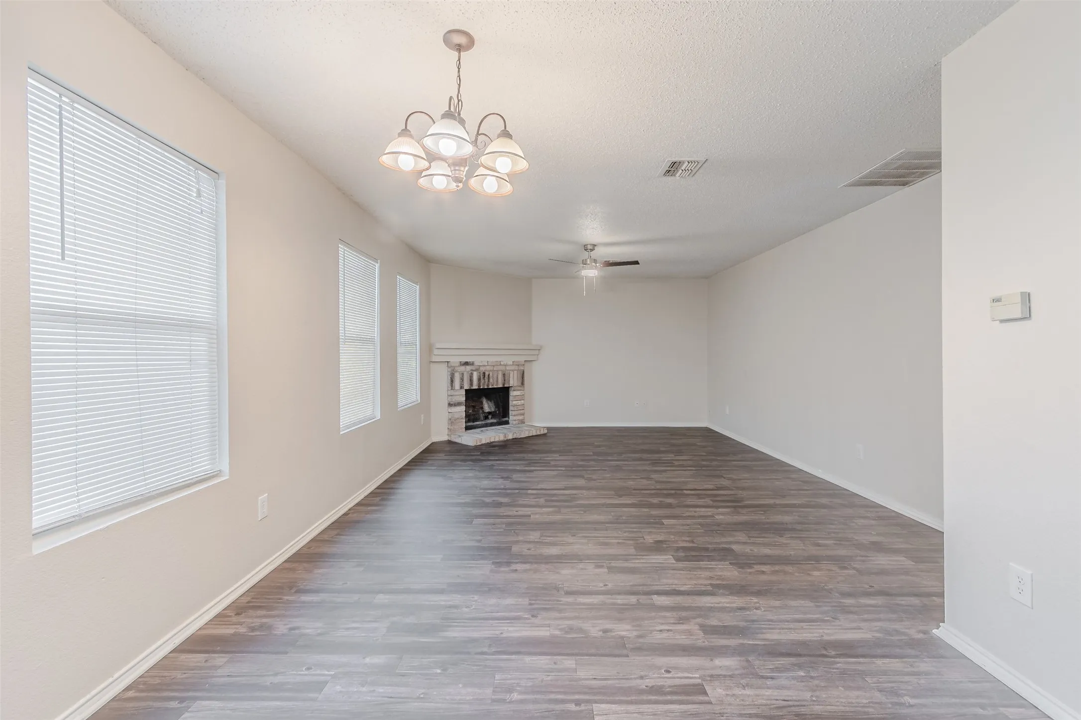 Single Family Residence For Rent in Tarrant County , 8749 Hunters Trail, Fort Worth, Texas 76123, 4 Bedroom, 3 Bathroom, 2 Garage spaces, 2,242 Sqft, built in 1999, mls#21376235, Real Estate Agent in Fort Worth, Homes For Rent in Tarrant county, Homes For Rent in Fort Worth, Realtor in Fort Worth Texas, Real Estate Brokerage Independent Realty Texas, Luminita Cordes Realtor