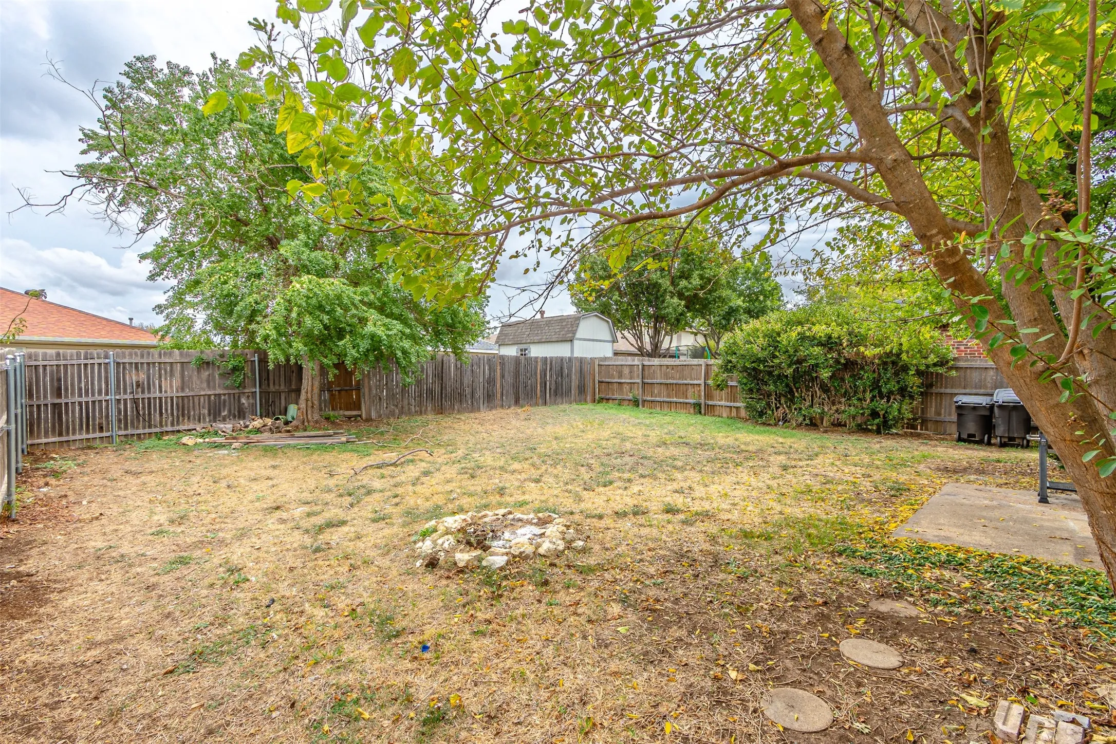 Single Family Residence For Rent in Tarrant County , 8749 Hunters Trail, Fort Worth, Texas 76123, 4 Bedroom, 3 Bathroom, 2 Garage spaces, 2,242 Sqft, built in 1999, mls#21376235, Real Estate Agent in Fort Worth, Homes For Rent in Tarrant county, Homes For Rent in Fort Worth, Realtor in Fort Worth Texas, Real Estate Brokerage Independent Realty Texas, Luminita Cordes Realtor