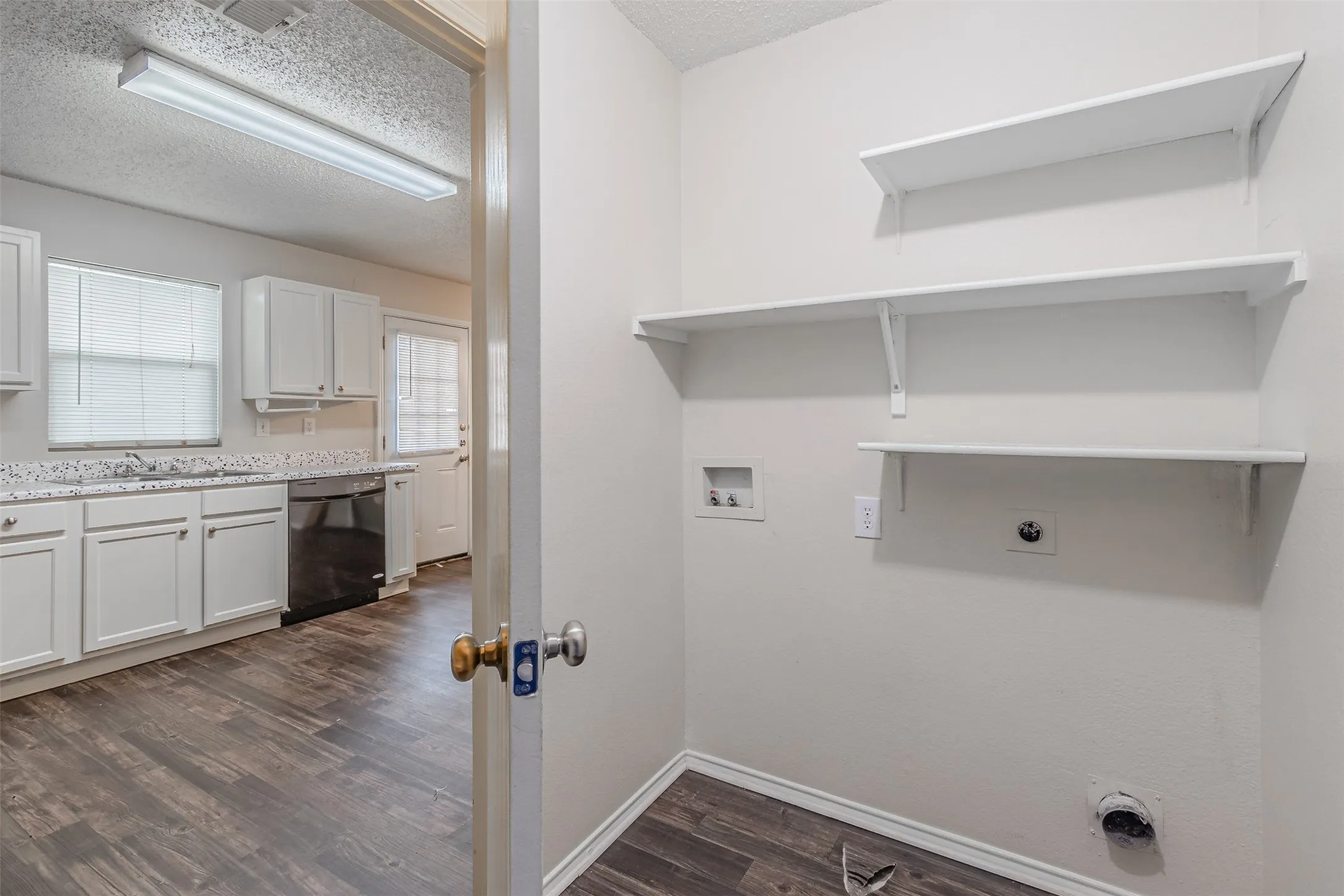 Single Family Residence For Rent in Tarrant County , 8749 Hunters Trail, Fort Worth, Texas 76123, 4 Bedroom, 3 Bathroom, 2 Garage spaces, 2,242 Sqft, built in 1999, mls#21376235, Real Estate Agent in Fort Worth, Homes For Rent in Tarrant county, Homes For Rent in Fort Worth, Realtor in Fort Worth Texas, Real Estate Brokerage Independent Realty Texas, Luminita Cordes Realtor