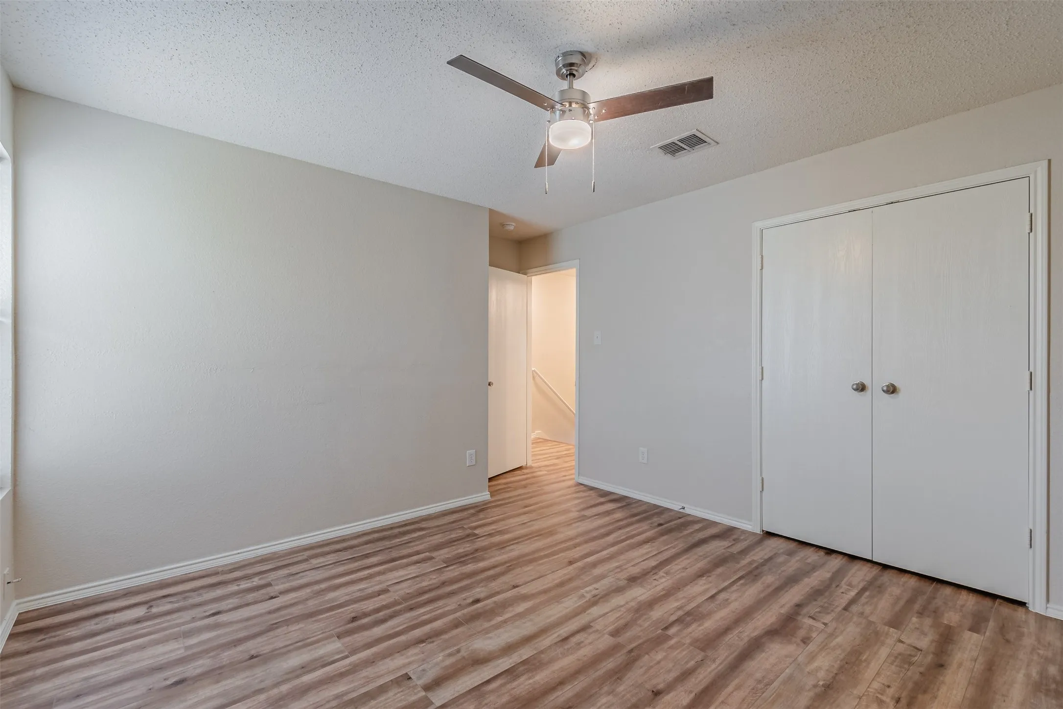 Single Family Residence For Rent in Tarrant County , 8749 Hunters Trail, Fort Worth, Texas 76123, 4 Bedroom, 3 Bathroom, 2 Garage spaces, 2,242 Sqft, built in 1999, mls#21376235, Real Estate Agent in Fort Worth, Homes For Rent in Tarrant county, Homes For Rent in Fort Worth, Realtor in Fort Worth Texas, Real Estate Brokerage Independent Realty Texas, Luminita Cordes Realtor