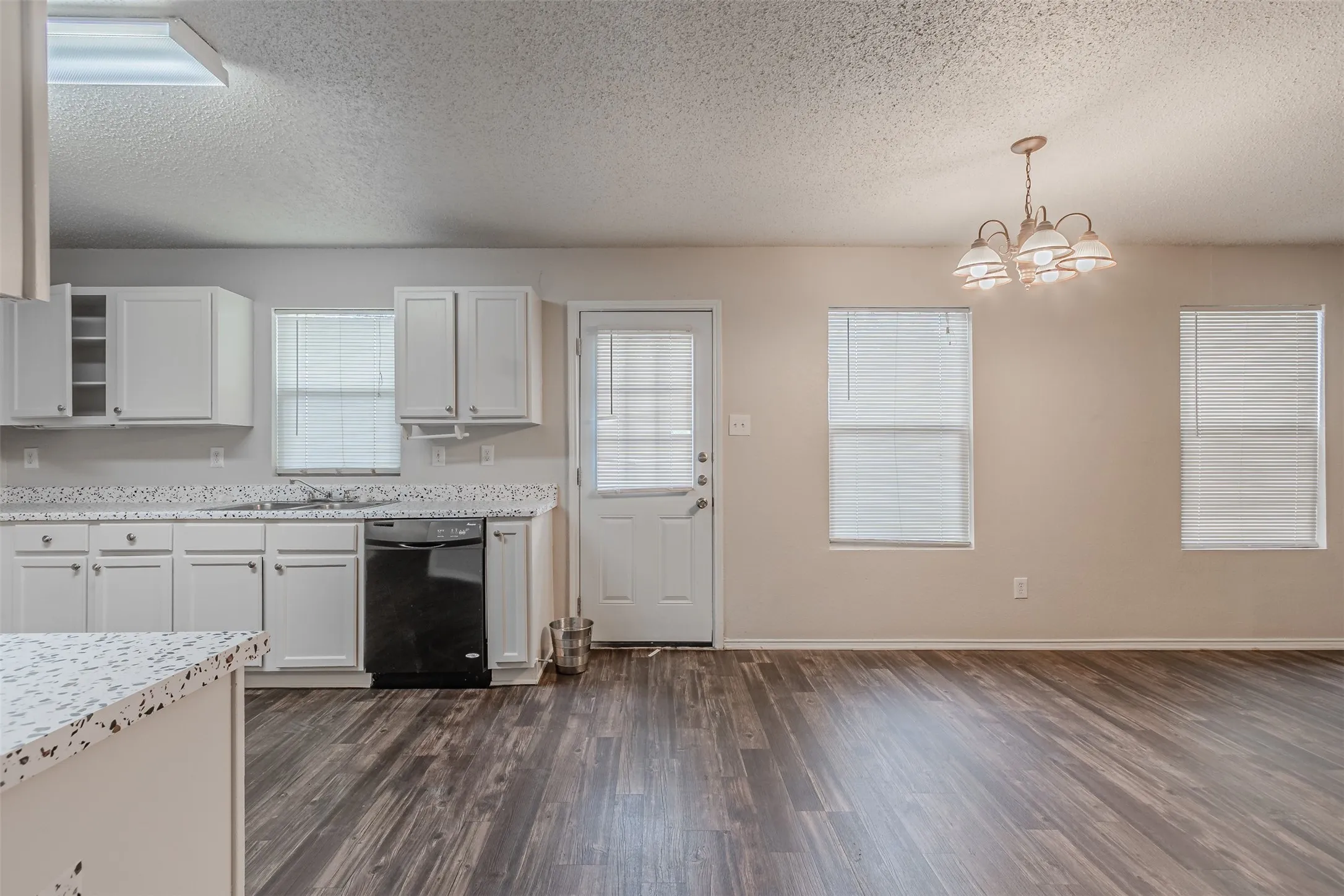 Single Family Residence For Rent in Tarrant County , 8749 Hunters Trail, Fort Worth, Texas 76123, 4 Bedroom, 3 Bathroom, 2 Garage spaces, 2,242 Sqft, built in 1999, mls#21376235, Real Estate Agent in Fort Worth, Homes For Rent in Tarrant county, Homes For Rent in Fort Worth, Realtor in Fort Worth Texas, Real Estate Brokerage Independent Realty Texas, Luminita Cordes Realtor
