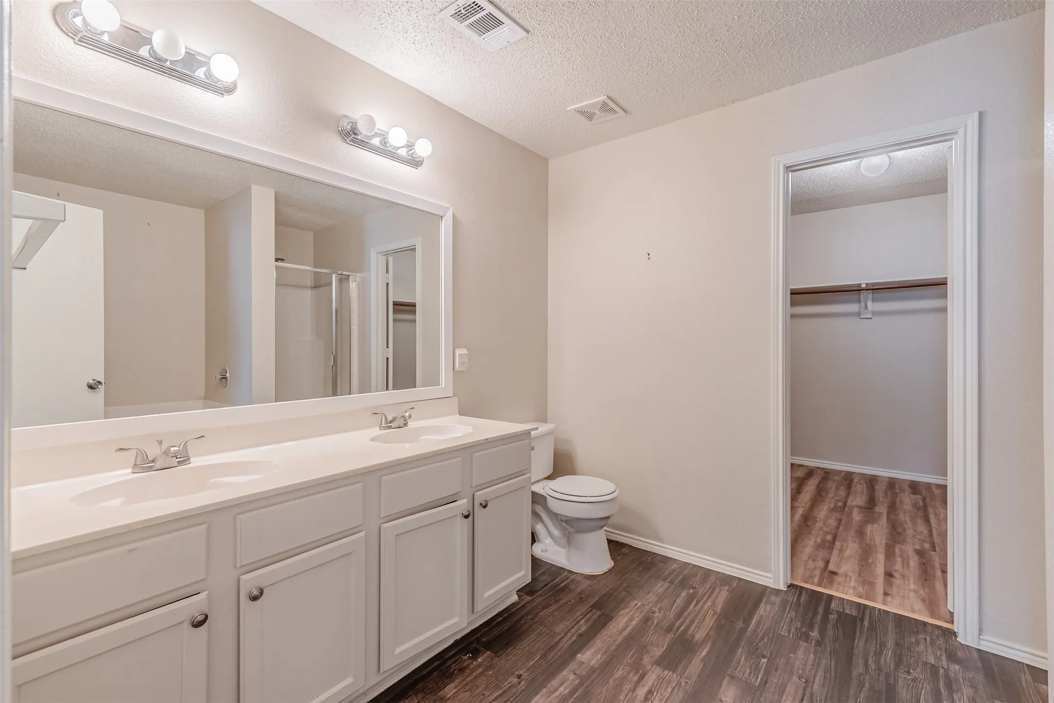Single Family Residence For Rent in Tarrant County , 8749 Hunters Trail, Fort Worth, Texas 76123, 4 Bedroom, 3 Bathroom, 2 Garage spaces, 2,242 Sqft, built in 1999, mls#21376235, Real Estate Agent in Fort Worth, Homes For Rent in Tarrant county, Homes For Rent in Fort Worth, Realtor in Fort Worth Texas, Real Estate Brokerage Independent Realty Texas, Luminita Cordes Realtor