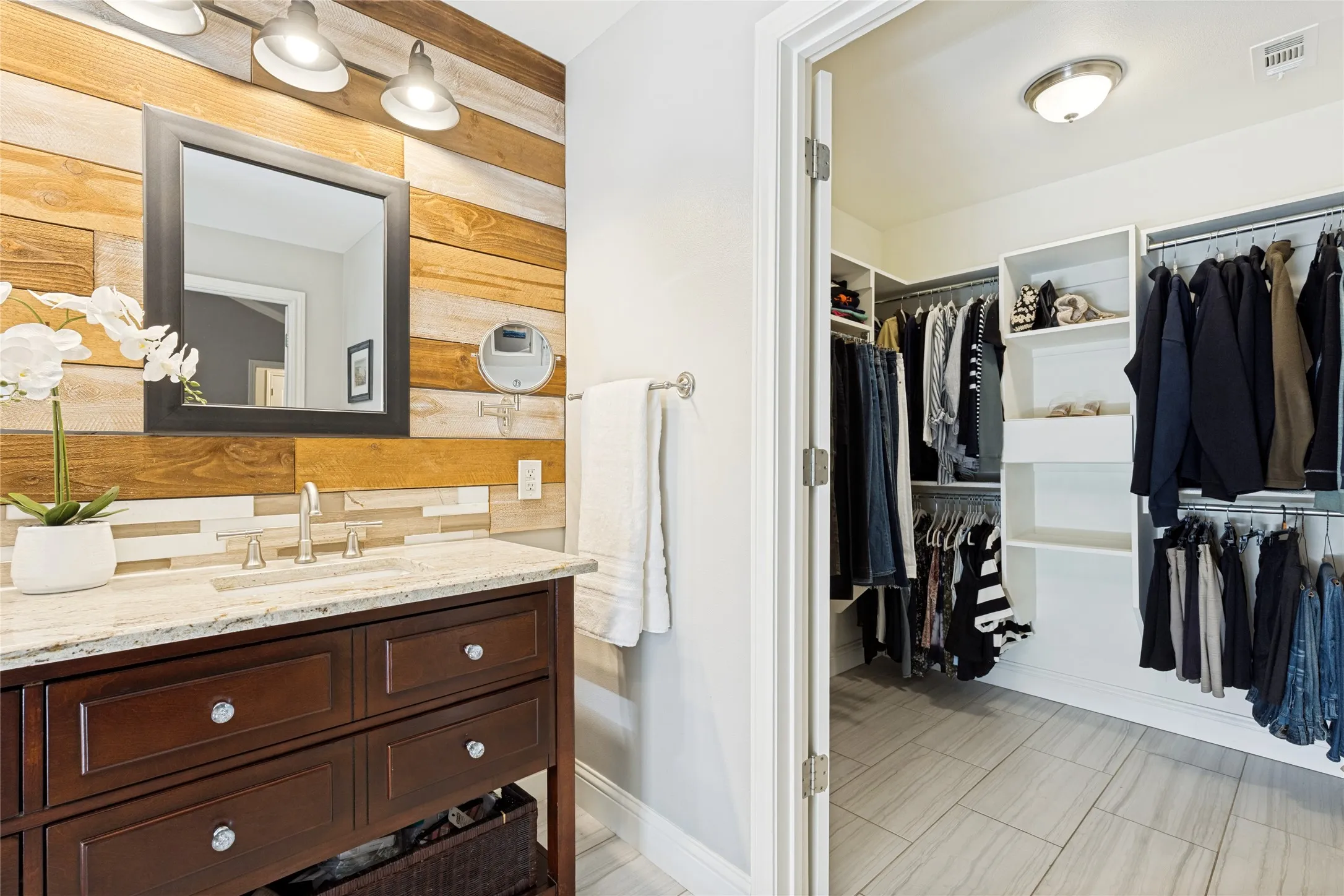 Primary suite has a large walk-in closet