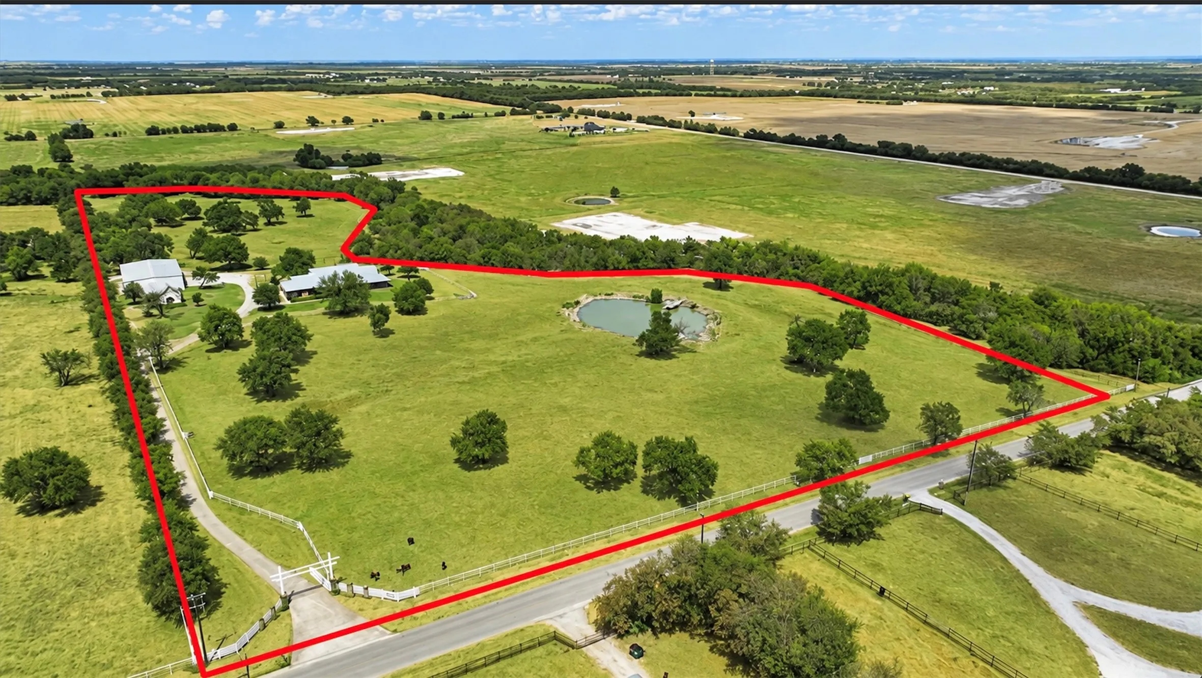 Farm For Sale in Denton County , 11918 Riek Road, Krum, Texas 76249, 3 Bedroom, 3 Bathroom, 3 Garage spaces, 2,763 Sqft, built in 2007, mls#21376899, Real Estate Agent in Krum, Homes For Sale in Denton county, Homes For Sale in Krum, Realtor in Krum Texas, Real Estate Brokerage Independent Realty Texas, Luminita Cordes Realtor