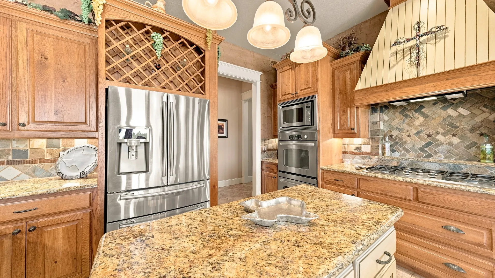 Farm For Sale in Denton County , 11918 Riek Road, Krum, Texas 76249, 3 Bedroom, 3 Bathroom, 3 Garage spaces, 2,763 Sqft, built in 2007, mls#21376899, Real Estate Agent in Krum, Homes For Sale in Denton county, Homes For Sale in Krum, Realtor in Krum Texas, Real Estate Brokerage Independent Realty Texas, Luminita Cordes Realtor