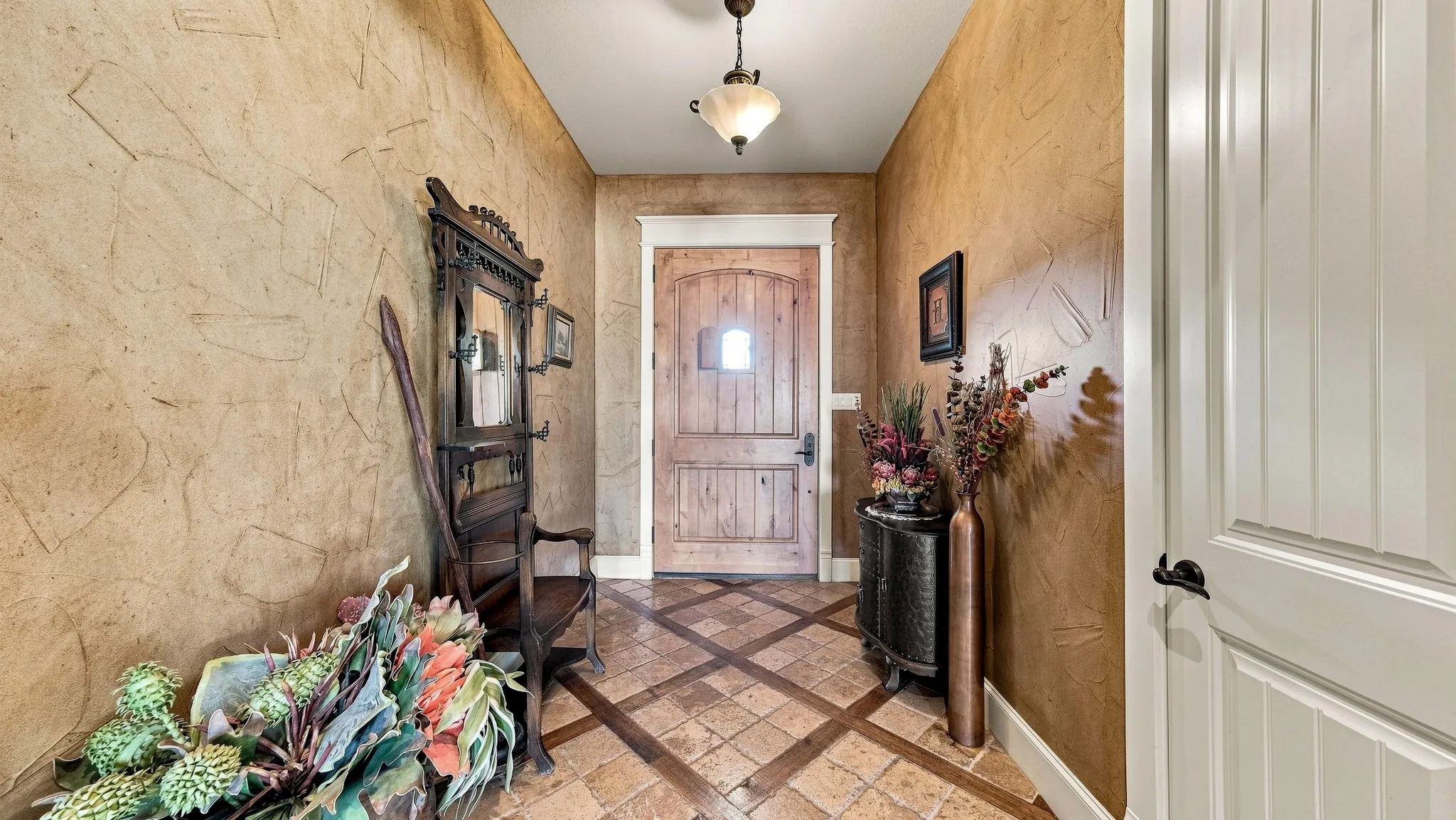 Farm For Sale in Denton County , 11918 Riek Road, Krum, Texas 76249, 3 Bedroom, 3 Bathroom, 3 Garage spaces, 2,763 Sqft, built in 2007, mls#21376899, Real Estate Agent in Krum, Homes For Sale in Denton county, Homes For Sale in Krum, Realtor in Krum Texas, Real Estate Brokerage Independent Realty Texas, Luminita Cordes Realtor