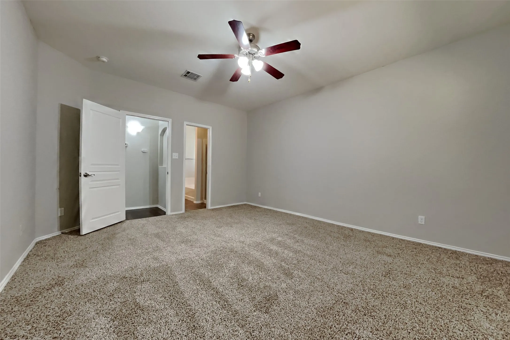 Single Family Residence For Rent in Johnson County , 1121 Hidden Lake Drive, Burleson, Texas 76028, 3 Bedroom, 2 Bathroom, 2 Garage spaces, 2,044 Sqft, built in 2012, mls#21377159, Real Estate Agent in Burleson, Homes For Rent in Johnson county, Homes For Rent in Burleson, Realtor in Burleson Texas, Real Estate Brokerage Independent Realty Texas, Luminita Cordes Realtor