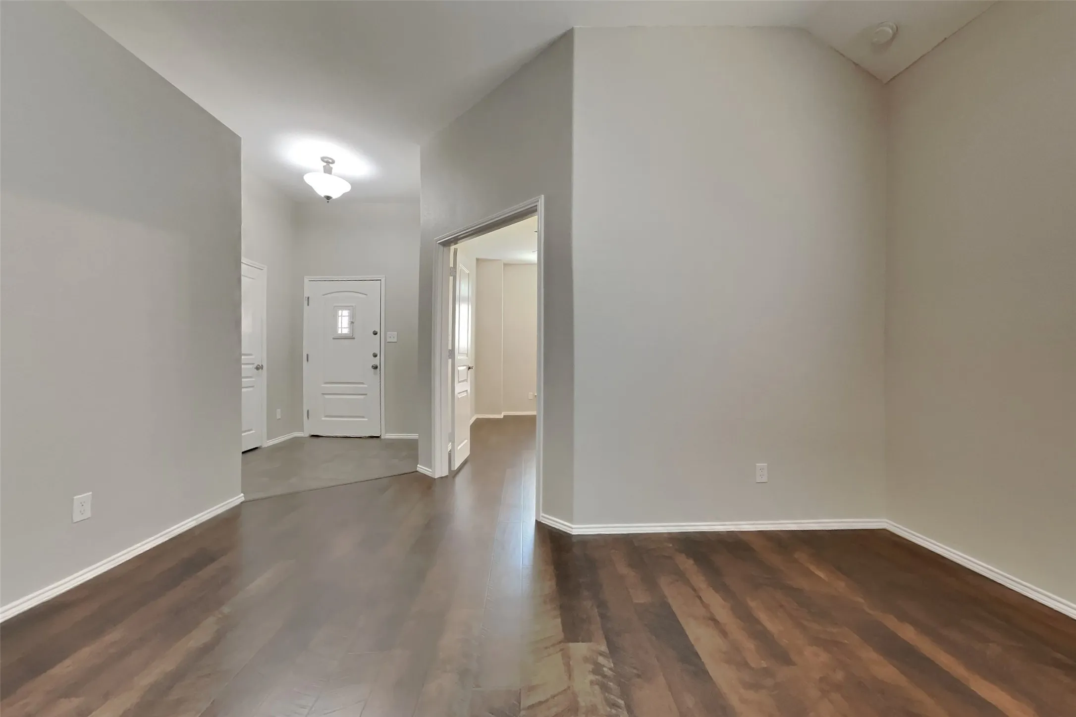 Single Family Residence For Rent in Johnson County , 1121 Hidden Lake Drive, Burleson, Texas 76028, 3 Bedroom, 2 Bathroom, 2 Garage spaces, 2,044 Sqft, built in 2012, mls#21377159, Real Estate Agent in Burleson, Homes For Rent in Johnson county, Homes For Rent in Burleson, Realtor in Burleson Texas, Real Estate Brokerage Independent Realty Texas, Luminita Cordes Realtor