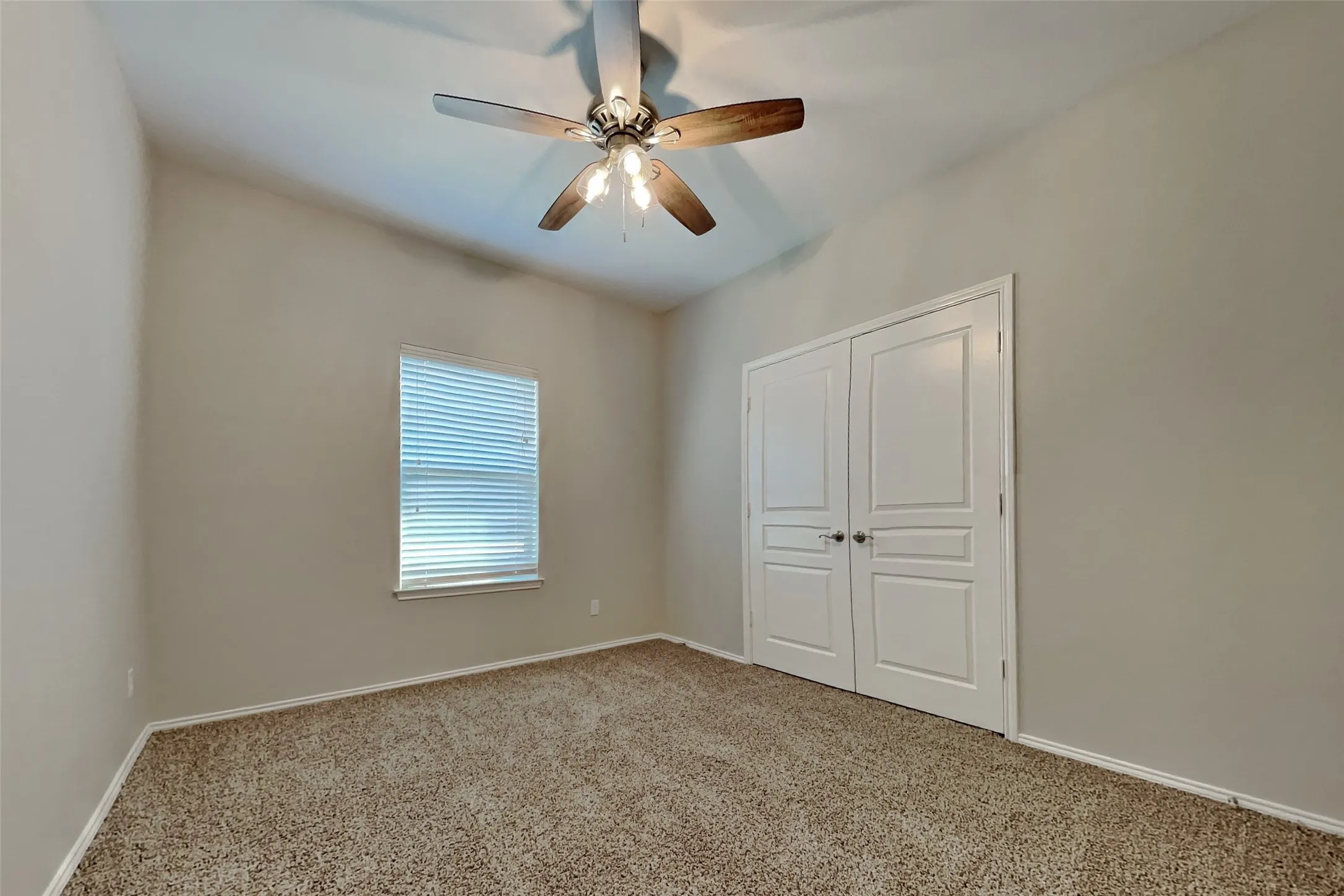 Single Family Residence For Rent in Johnson County , 1121 Hidden Lake Drive, Burleson, Texas 76028, 3 Bedroom, 2 Bathroom, 2 Garage spaces, 2,044 Sqft, built in 2012, mls#21377159, Real Estate Agent in Burleson, Homes For Rent in Johnson county, Homes For Rent in Burleson, Realtor in Burleson Texas, Real Estate Brokerage Independent Realty Texas, Luminita Cordes Realtor