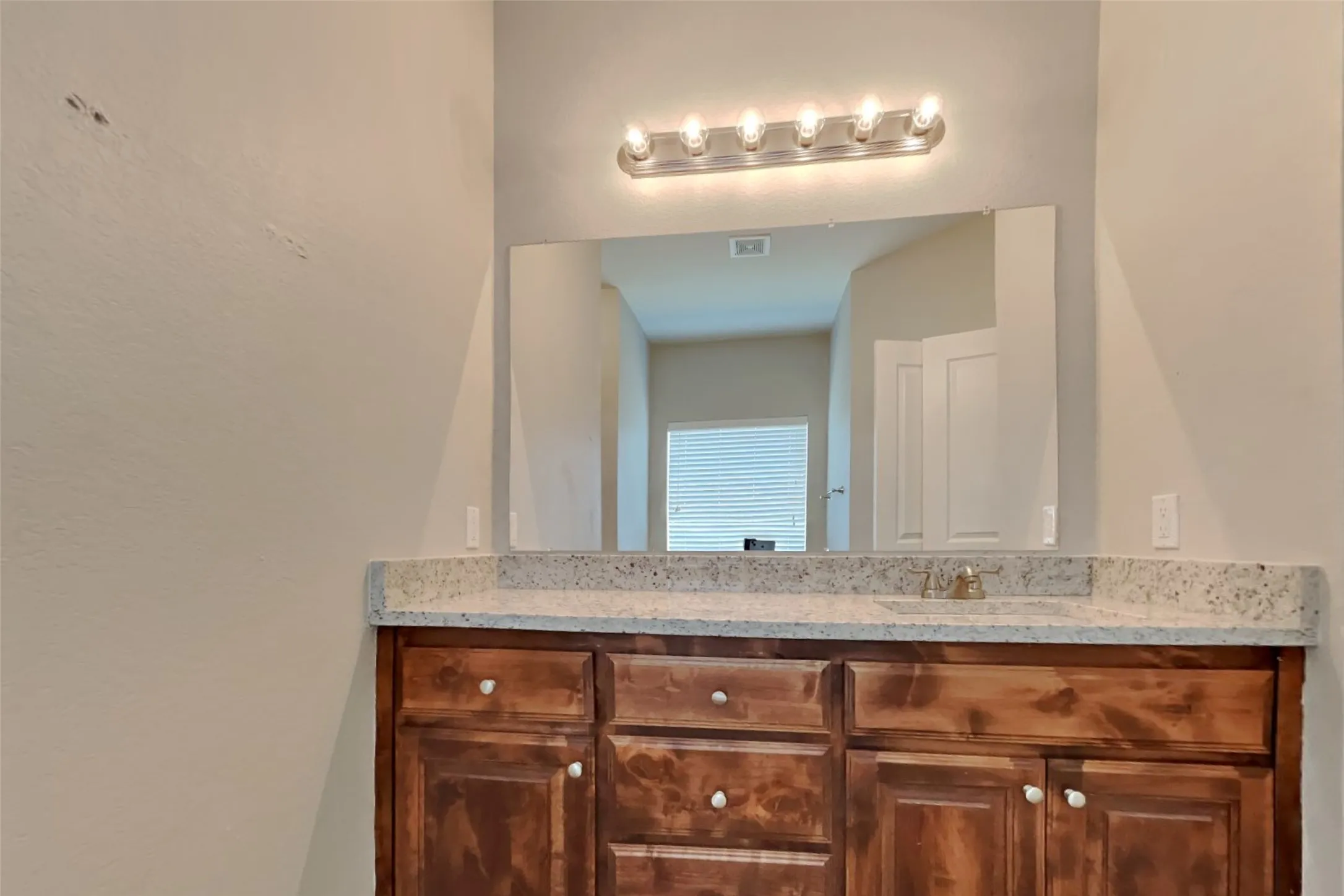 Single Family Residence For Rent in Johnson County , 1121 Hidden Lake Drive, Burleson, Texas 76028, 3 Bedroom, 2 Bathroom, 2 Garage spaces, 2,044 Sqft, built in 2012, mls#21377159, Real Estate Agent in Burleson, Homes For Rent in Johnson county, Homes For Rent in Burleson, Realtor in Burleson Texas, Real Estate Brokerage Independent Realty Texas, Luminita Cordes Realtor