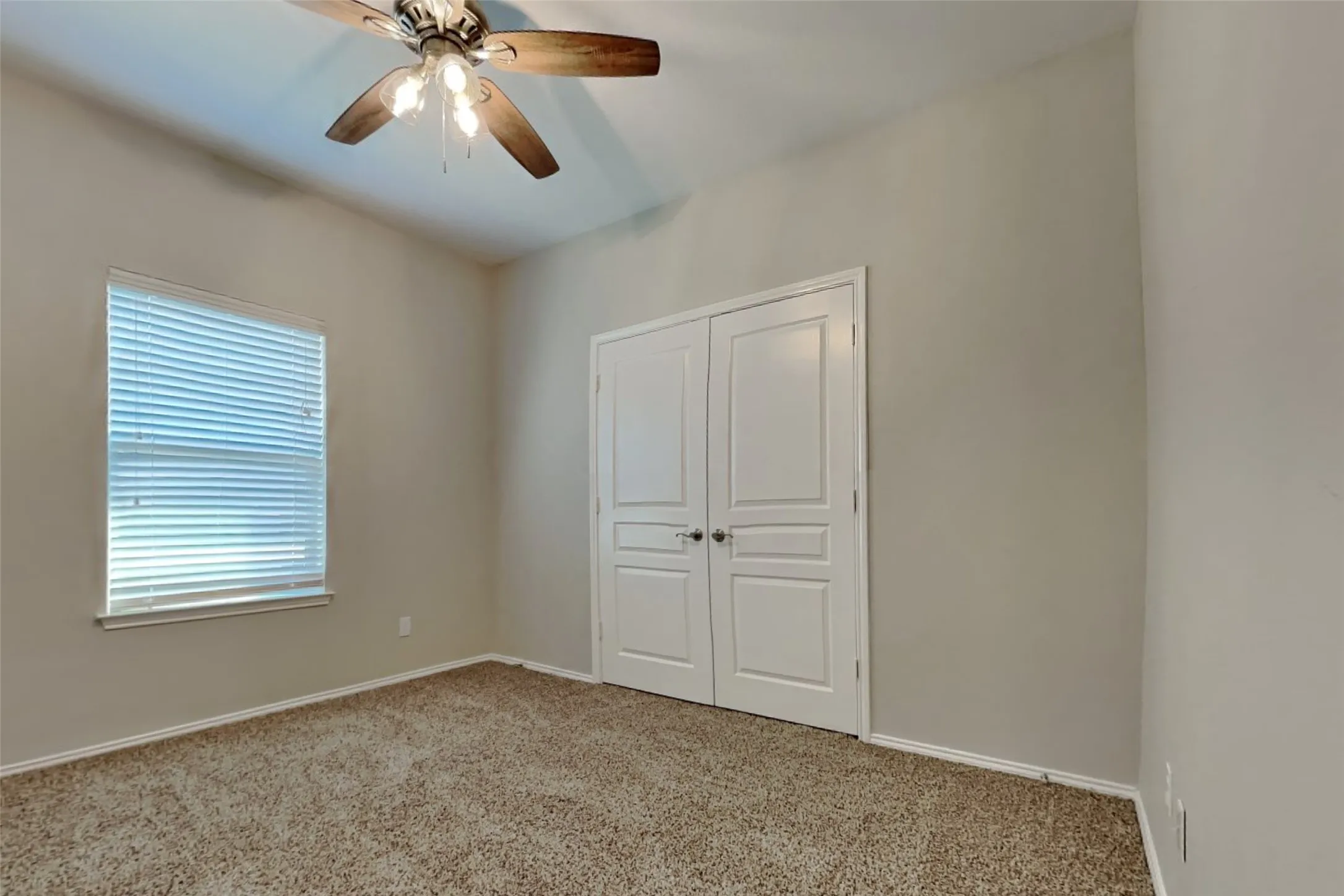 Single Family Residence For Rent in Johnson County , 1121 Hidden Lake Drive, Burleson, Texas 76028, 3 Bedroom, 2 Bathroom, 2 Garage spaces, 2,044 Sqft, built in 2012, mls#21377159, Real Estate Agent in Burleson, Homes For Rent in Johnson county, Homes For Rent in Burleson, Realtor in Burleson Texas, Real Estate Brokerage Independent Realty Texas, Luminita Cordes Realtor