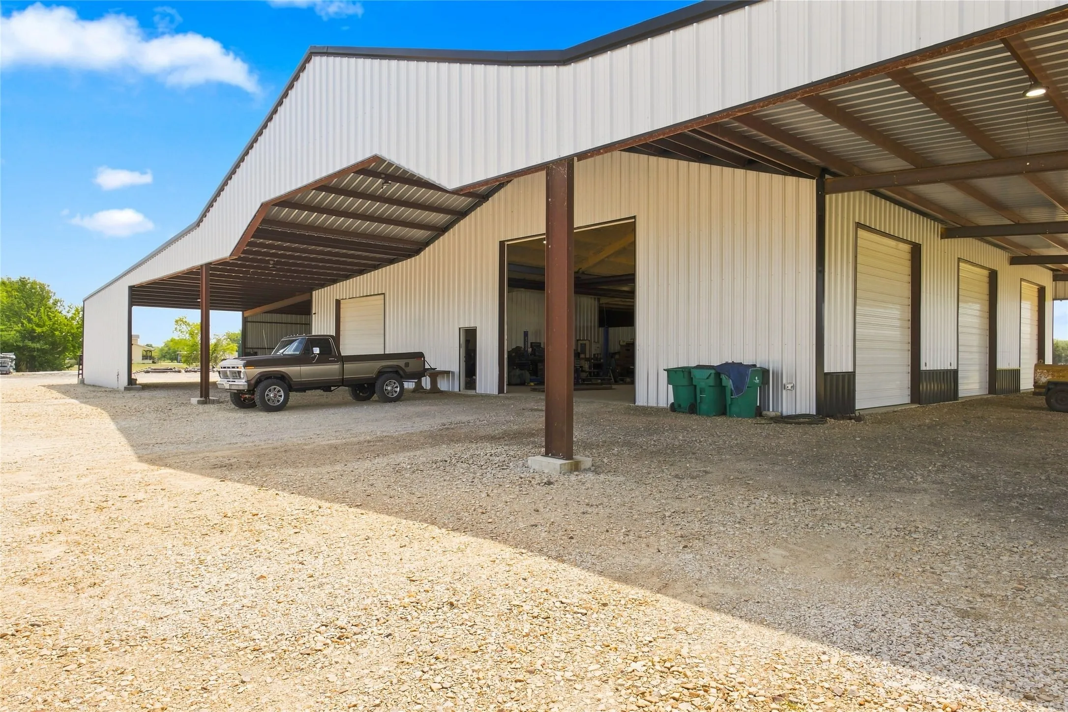 Single Family Residence For Sale in Delta County , 360 County Road 4135, Cooper, Texas 75432, 2 Bedroom, 3 Bathroom, 1 Garage spaces, 2,553 Sqft, built in 2023, mls#21375319, Real Estate Agent in Cooper, Homes For Sale in Delta county, Homes For Sale in Cooper, Realtor in Cooper Texas, Real Estate Brokerage Independent Realty Texas, Luminita Cordes Realtor