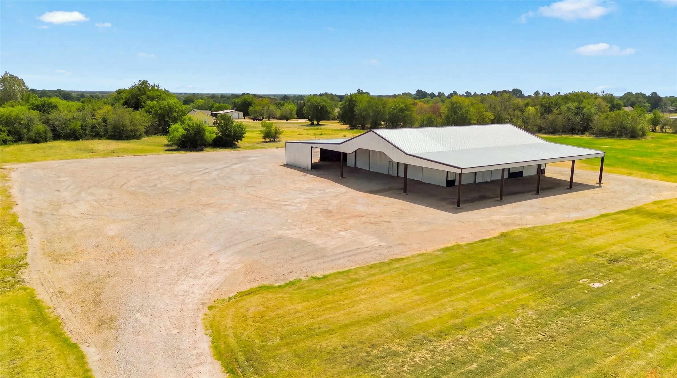 Single Family Residence For Sale in Delta County , 360 County Road 4135, Cooper, Texas 75432, 2 Bedroom, 3 Bathroom, 1 Garage spaces, 2,553 Sqft, built in 2023, mls#21375319, Real Estate Agent in Cooper, Homes For Sale in Delta county, Homes For Sale in Cooper, Realtor in Cooper Texas, Real Estate Brokerage Independent Realty Texas, Luminita Cordes Realtor