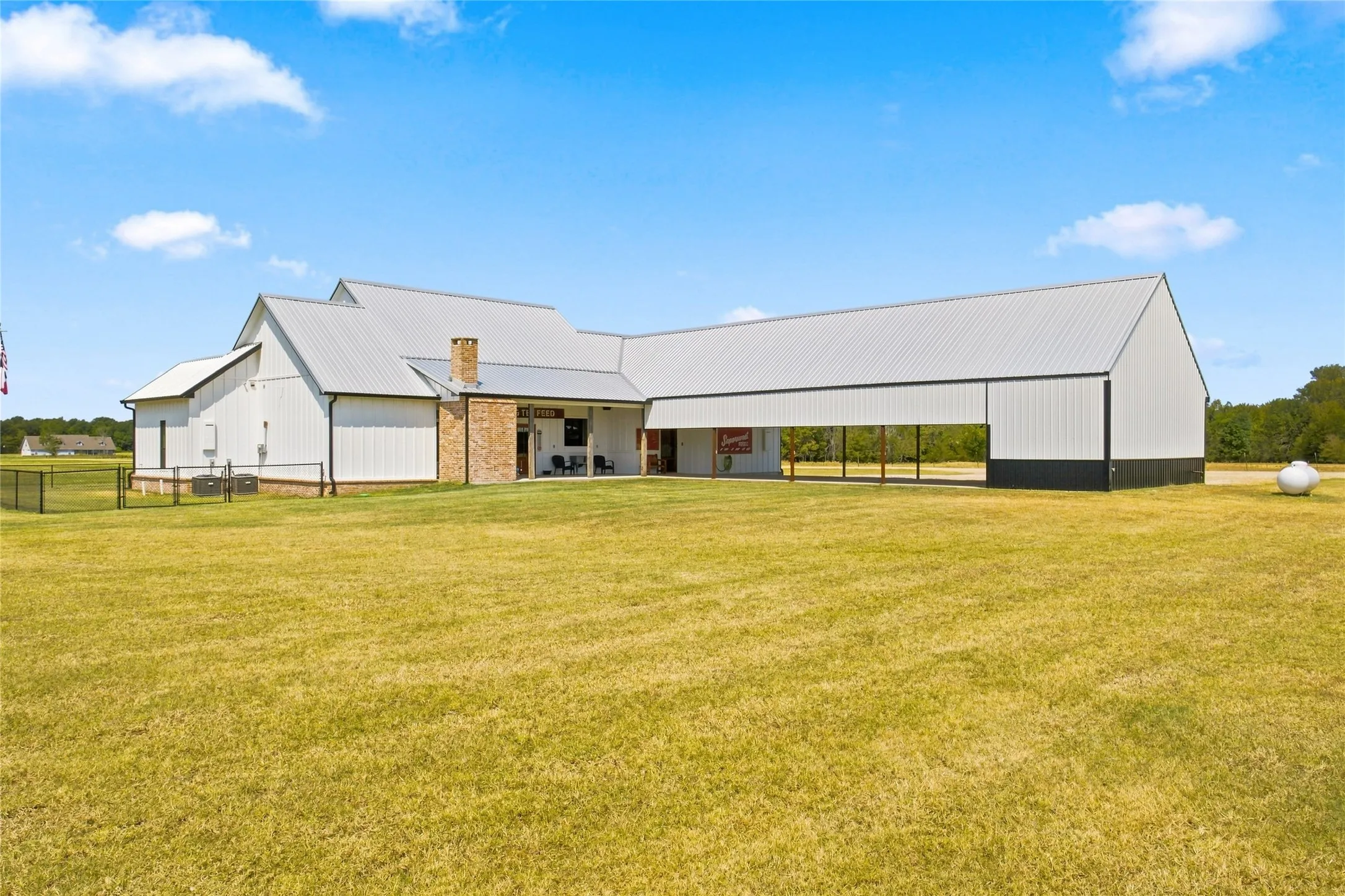 Single Family Residence For Sale in Delta County , 360 County Road 4135, Cooper, Texas 75432, 2 Bedroom, 3 Bathroom, 1 Garage spaces, 2,553 Sqft, built in 2023, mls#21375319, Real Estate Agent in Cooper, Homes For Sale in Delta county, Homes For Sale in Cooper, Realtor in Cooper Texas, Real Estate Brokerage Independent Realty Texas, Luminita Cordes Realtor