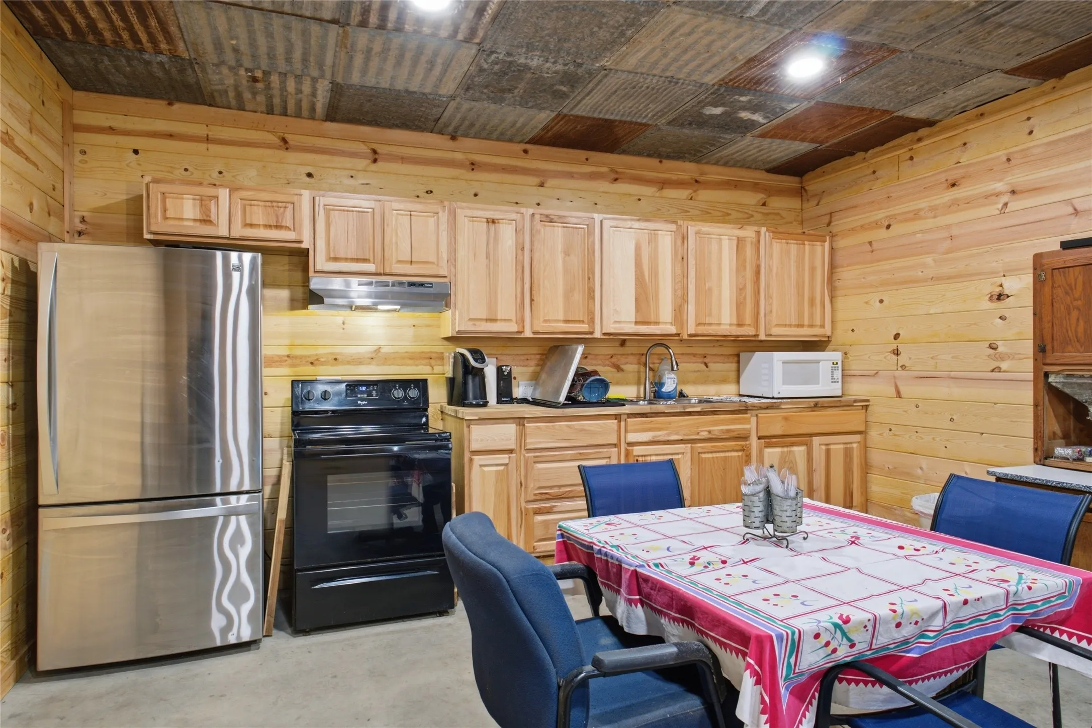 Single Family Residence For Sale in Delta County , 360 County Road 4135, Cooper, Texas 75432, 2 Bedroom, 3 Bathroom, 1 Garage spaces, 2,553 Sqft, built in 2023, mls#21375319, Real Estate Agent in Cooper, Homes For Sale in Delta county, Homes For Sale in Cooper, Realtor in Cooper Texas, Real Estate Brokerage Independent Realty Texas, Luminita Cordes Realtor