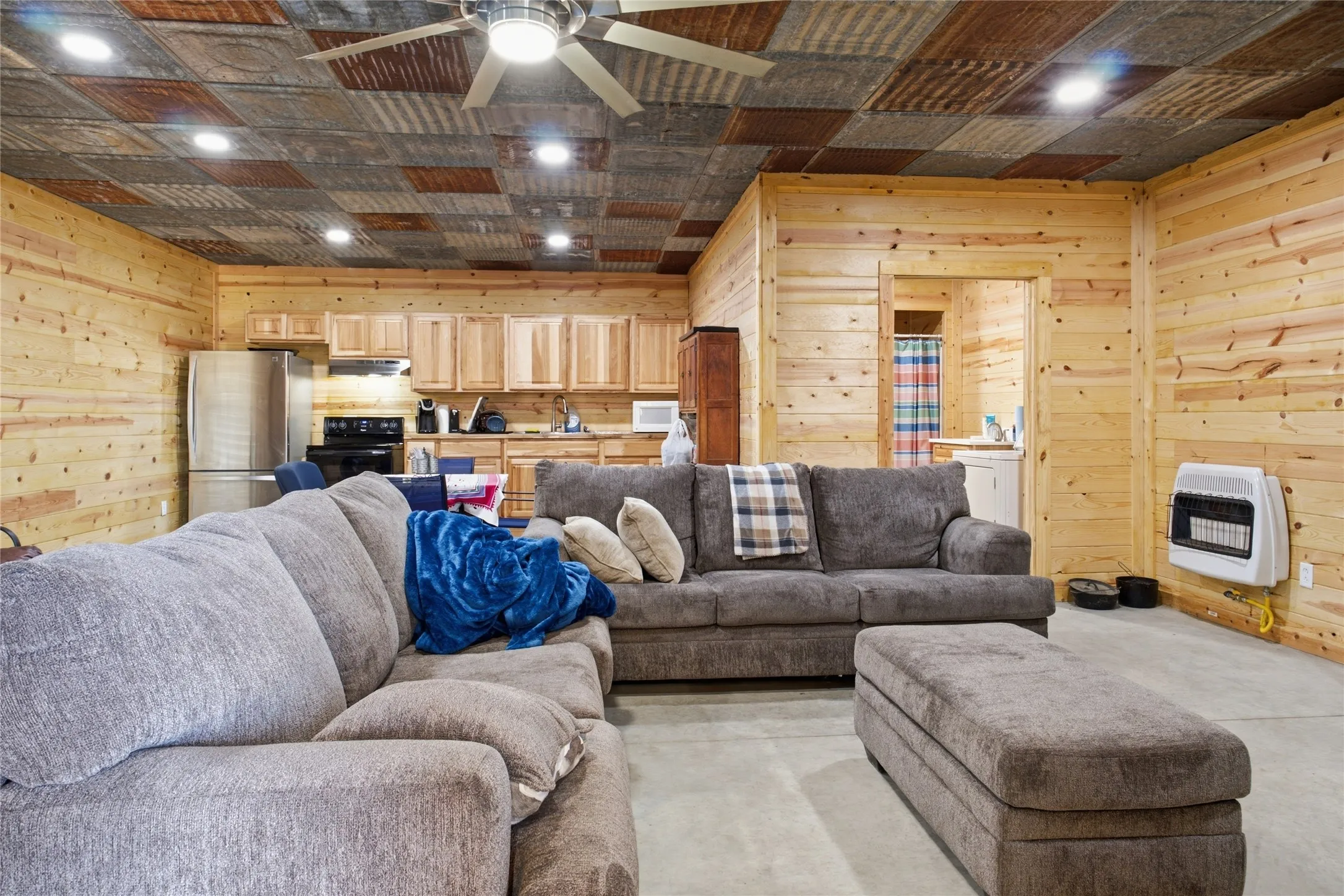 Single Family Residence For Sale in Delta County , 360 County Road 4135, Cooper, Texas 75432, 2 Bedroom, 3 Bathroom, 1 Garage spaces, 2,553 Sqft, built in 2023, mls#21375319, Real Estate Agent in Cooper, Homes For Sale in Delta county, Homes For Sale in Cooper, Realtor in Cooper Texas, Real Estate Brokerage Independent Realty Texas, Luminita Cordes Realtor