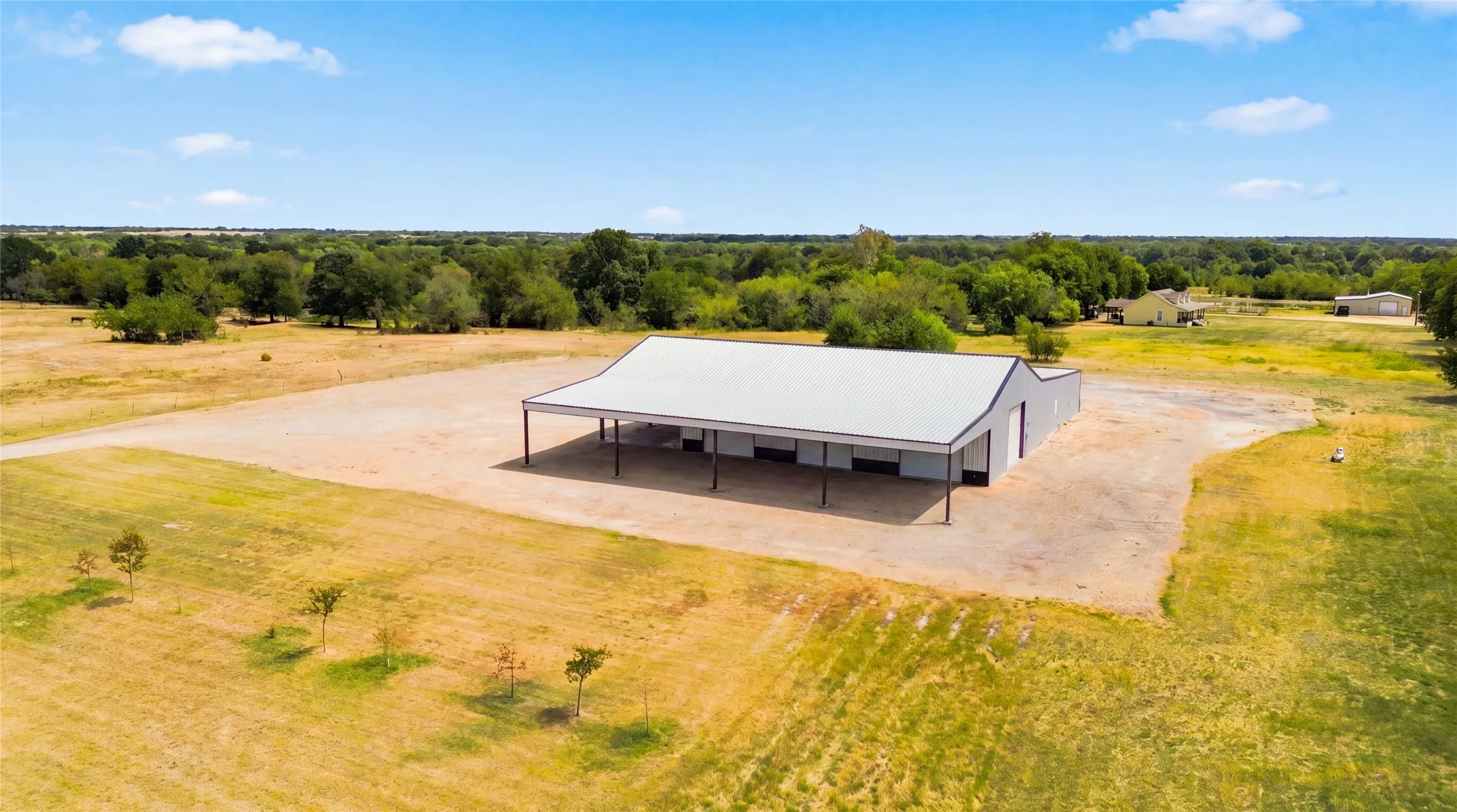 Single Family Residence For Sale in Delta County , 360 County Road 4135, Cooper, Texas 75432, 2 Bedroom, 3 Bathroom, 1 Garage spaces, 2,553 Sqft, built in 2023, mls#21375319, Real Estate Agent in Cooper, Homes For Sale in Delta county, Homes For Sale in Cooper, Realtor in Cooper Texas, Real Estate Brokerage Independent Realty Texas, Luminita Cordes Realtor