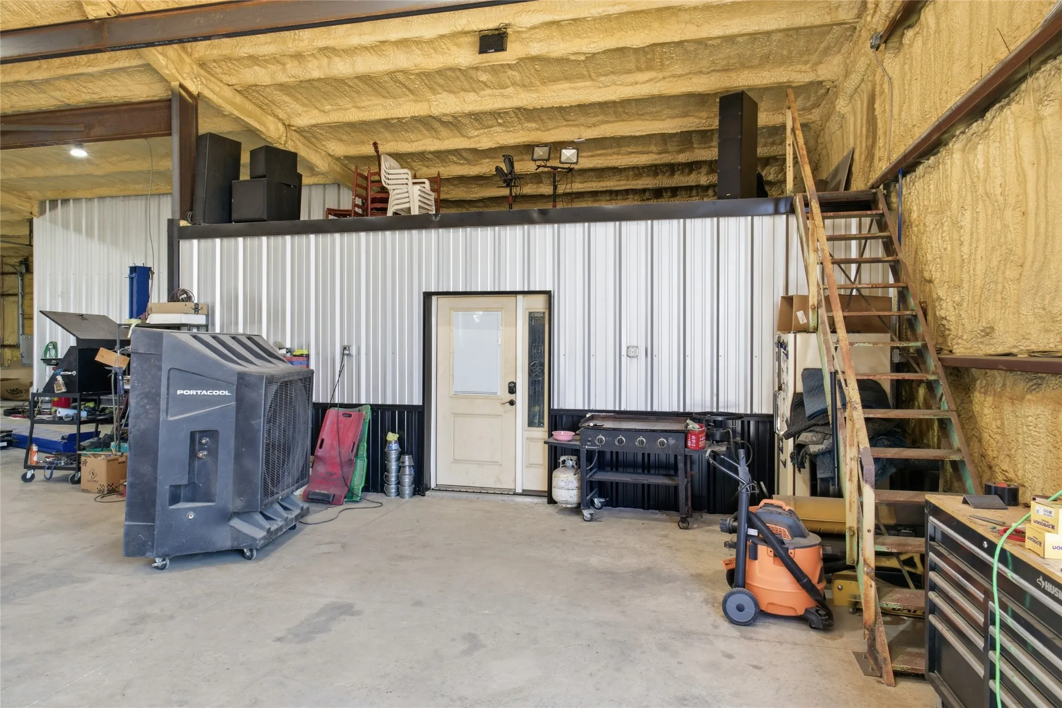 Single Family Residence For Sale in Delta County , 360 County Road 4135, Cooper, Texas 75432, 2 Bedroom, 3 Bathroom, 1 Garage spaces, 2,553 Sqft, built in 2023, mls#21375319, Real Estate Agent in Cooper, Homes For Sale in Delta county, Homes For Sale in Cooper, Realtor in Cooper Texas, Real Estate Brokerage Independent Realty Texas, Luminita Cordes Realtor