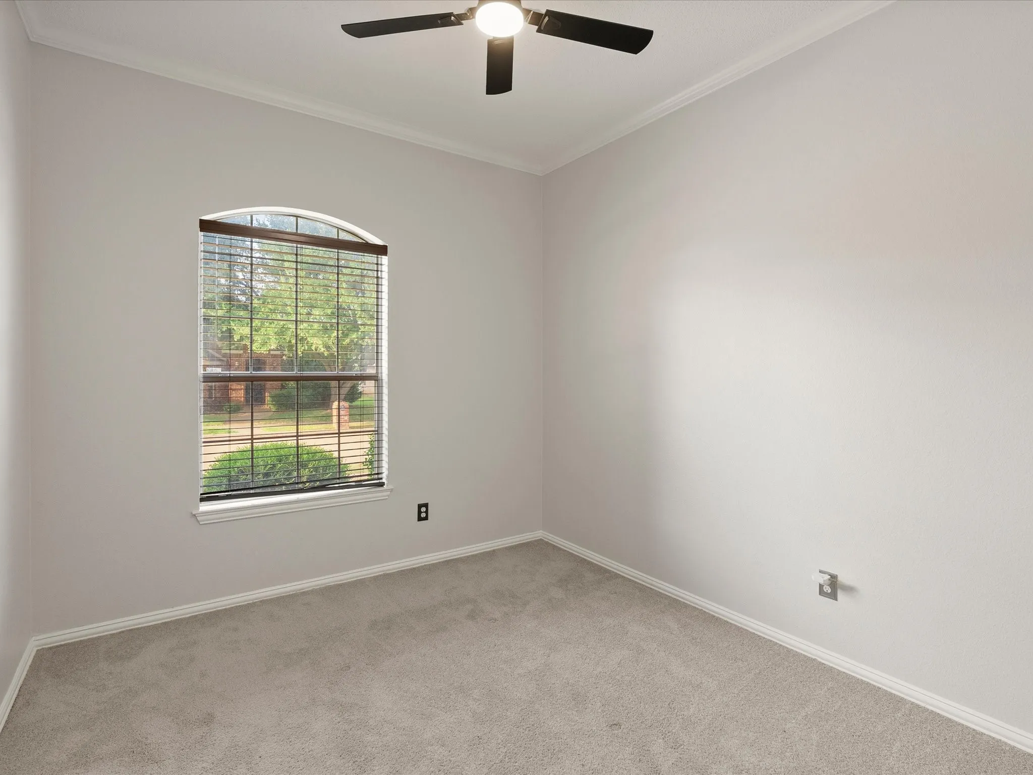 Single Family Residence For Sale in Collin County , 6401 Candletree Lane, Mc Kinney, Texas 75070, 3 Bedroom, 2 Bathroom, 2 Garage spaces, 1,955 Sqft, built in 2000, mls#21376066, Real Estate Agent in Mc Kinney, Homes For Sale in Collin county, Homes For Sale in Mc Kinney, Realtor in Mc Kinney Texas, Real Estate Brokerage Independent Realty Texas, Luminita Cordes Realtor