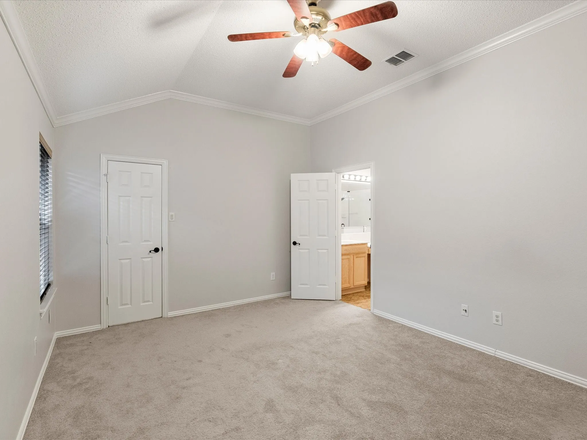 Single Family Residence For Sale in Collin County , 6401 Candletree Lane, Mc Kinney, Texas 75070, 3 Bedroom, 2 Bathroom, 2 Garage spaces, 1,955 Sqft, built in 2000, mls#21376066, Real Estate Agent in Mc Kinney, Homes For Sale in Collin county, Homes For Sale in Mc Kinney, Realtor in Mc Kinney Texas, Real Estate Brokerage Independent Realty Texas, Luminita Cordes Realtor