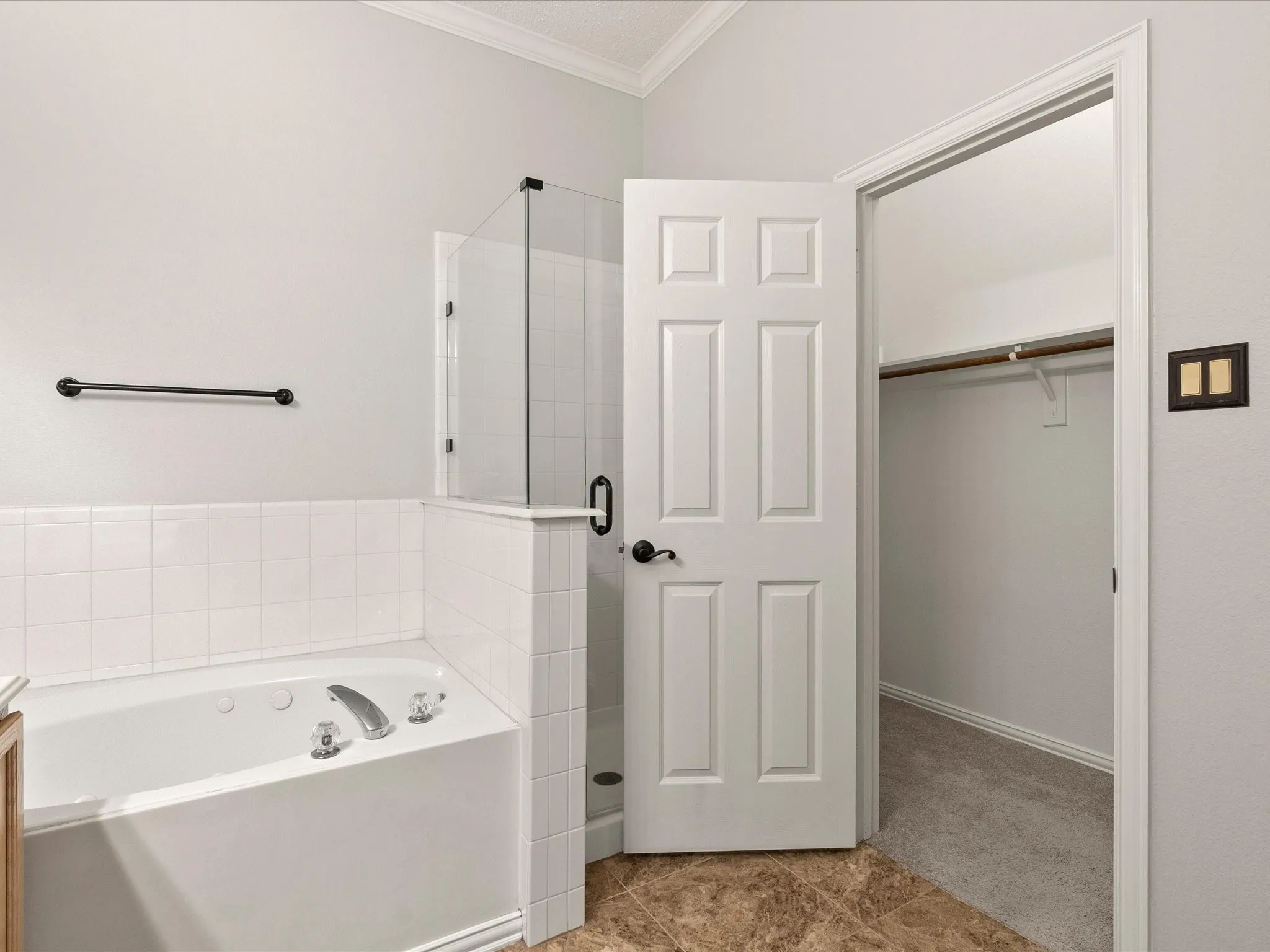 Single Family Residence For Sale in Collin County , 6401 Candletree Lane, Mc Kinney, Texas 75070, 3 Bedroom, 2 Bathroom, 2 Garage spaces, 1,955 Sqft, built in 2000, mls#21376066, Real Estate Agent in Mc Kinney, Homes For Sale in Collin county, Homes For Sale in Mc Kinney, Realtor in Mc Kinney Texas, Real Estate Brokerage Independent Realty Texas, Luminita Cordes Realtor