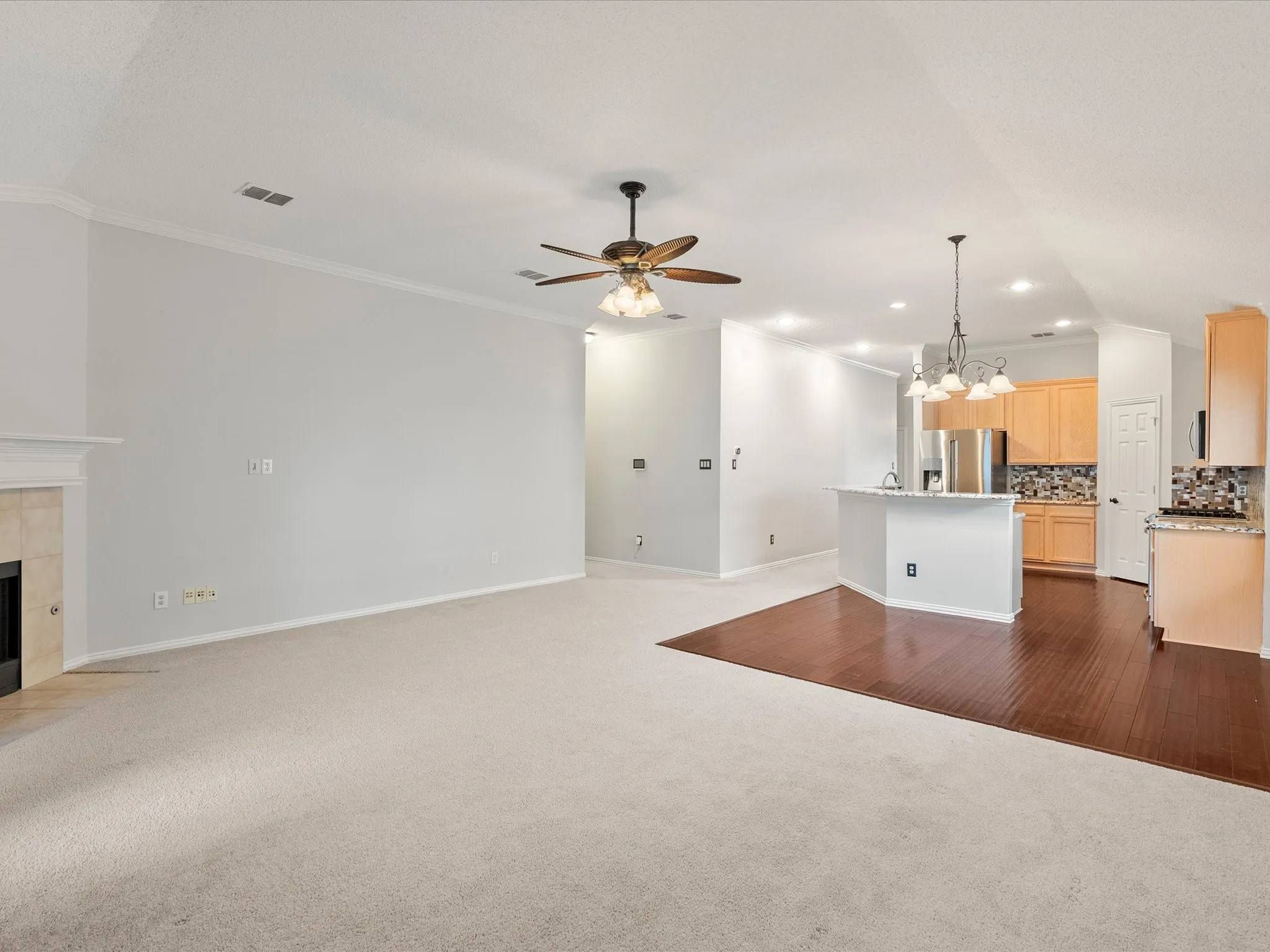 Single Family Residence For Sale in Collin County , 6401 Candletree Lane, Mc Kinney, Texas 75070, 3 Bedroom, 2 Bathroom, 2 Garage spaces, 1,955 Sqft, built in 2000, mls#21376066, Real Estate Agent in Mc Kinney, Homes For Sale in Collin county, Homes For Sale in Mc Kinney, Realtor in Mc Kinney Texas, Real Estate Brokerage Independent Realty Texas, Luminita Cordes Realtor
