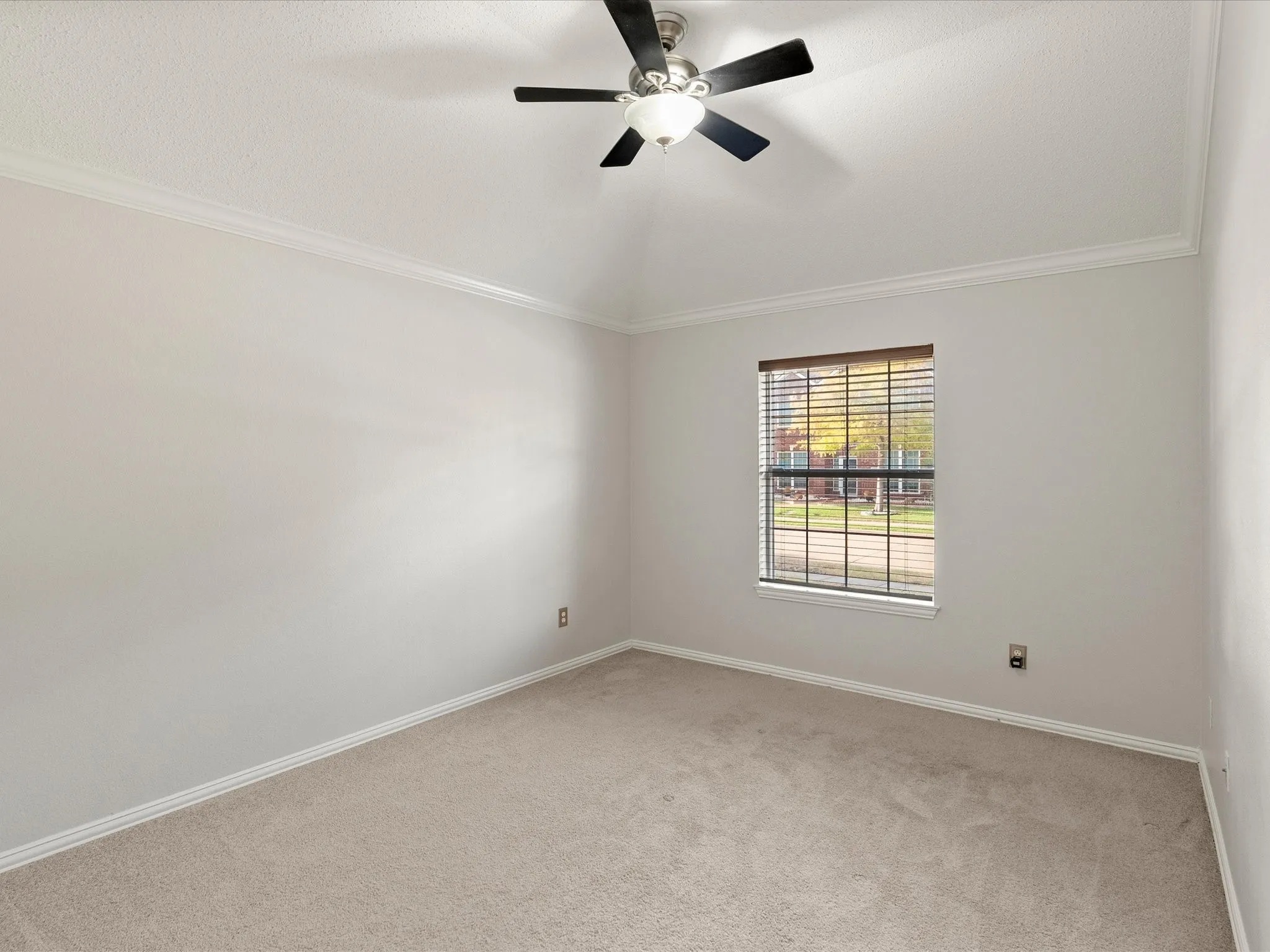 Single Family Residence For Sale in Collin County , 6401 Candletree Lane, Mc Kinney, Texas 75070, 3 Bedroom, 2 Bathroom, 2 Garage spaces, 1,955 Sqft, built in 2000, mls#21376066, Real Estate Agent in Mc Kinney, Homes For Sale in Collin county, Homes For Sale in Mc Kinney, Realtor in Mc Kinney Texas, Real Estate Brokerage Independent Realty Texas, Luminita Cordes Realtor