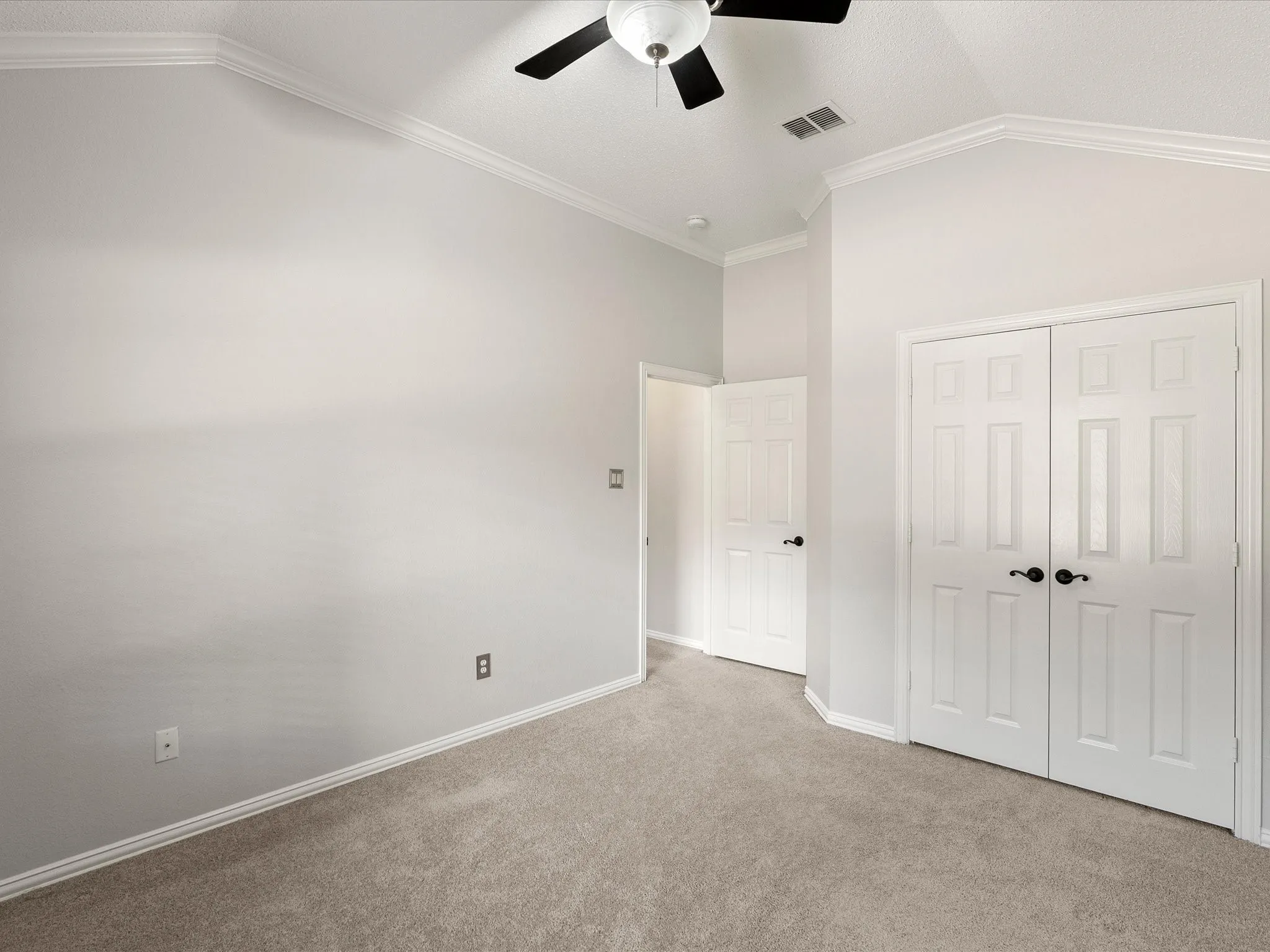 Single Family Residence For Sale in Collin County , 6401 Candletree Lane, Mc Kinney, Texas 75070, 3 Bedroom, 2 Bathroom, 2 Garage spaces, 1,955 Sqft, built in 2000, mls#21376066, Real Estate Agent in Mc Kinney, Homes For Sale in Collin county, Homes For Sale in Mc Kinney, Realtor in Mc Kinney Texas, Real Estate Brokerage Independent Realty Texas, Luminita Cordes Realtor