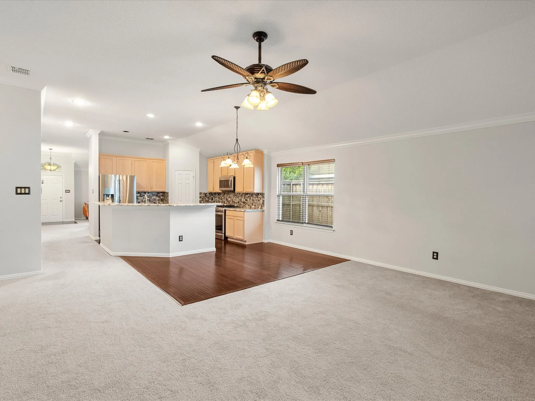 Single Family Residence For Sale in Collin County , 6401 Candletree Lane, Mc Kinney, Texas 75070, 3 Bedroom, 2 Bathroom, 2 Garage spaces, 1,955 Sqft, built in 2000, mls#21376066, Real Estate Agent in Mc Kinney, Homes For Sale in Collin county, Homes For Sale in Mc Kinney, Realtor in Mc Kinney Texas, Real Estate Brokerage Independent Realty Texas, Luminita Cordes Realtor