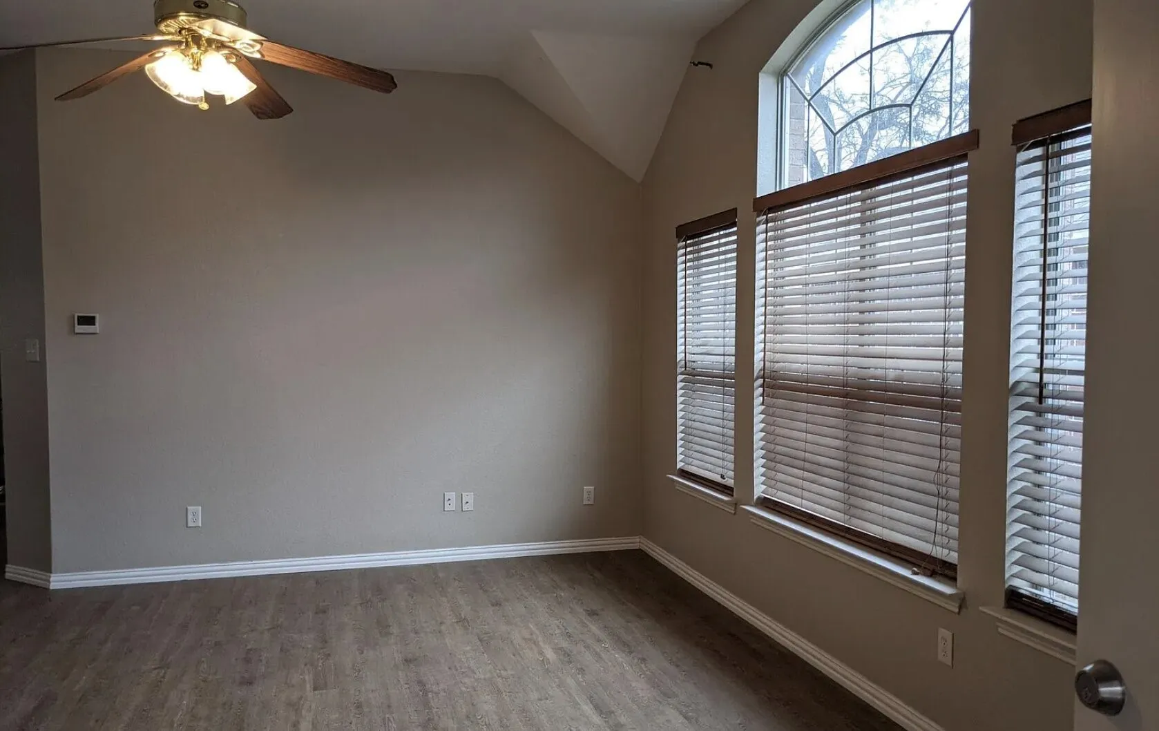 Single Family Residence For Rent in Collin County , 904 Canal Street, Mc Kinney, Texas 75069, 5 Bedroom, 2 Bathroom, Garage spaces, 2,017 Sqft, built in 2006, mls#21377183, Real Estate Agent in Mc Kinney, Homes For Rent in Collin county, Homes For Rent in Mc Kinney, Realtor in Mc Kinney Texas, Real Estate Brokerage Independent Realty Texas, Luminita Cordes Realtor