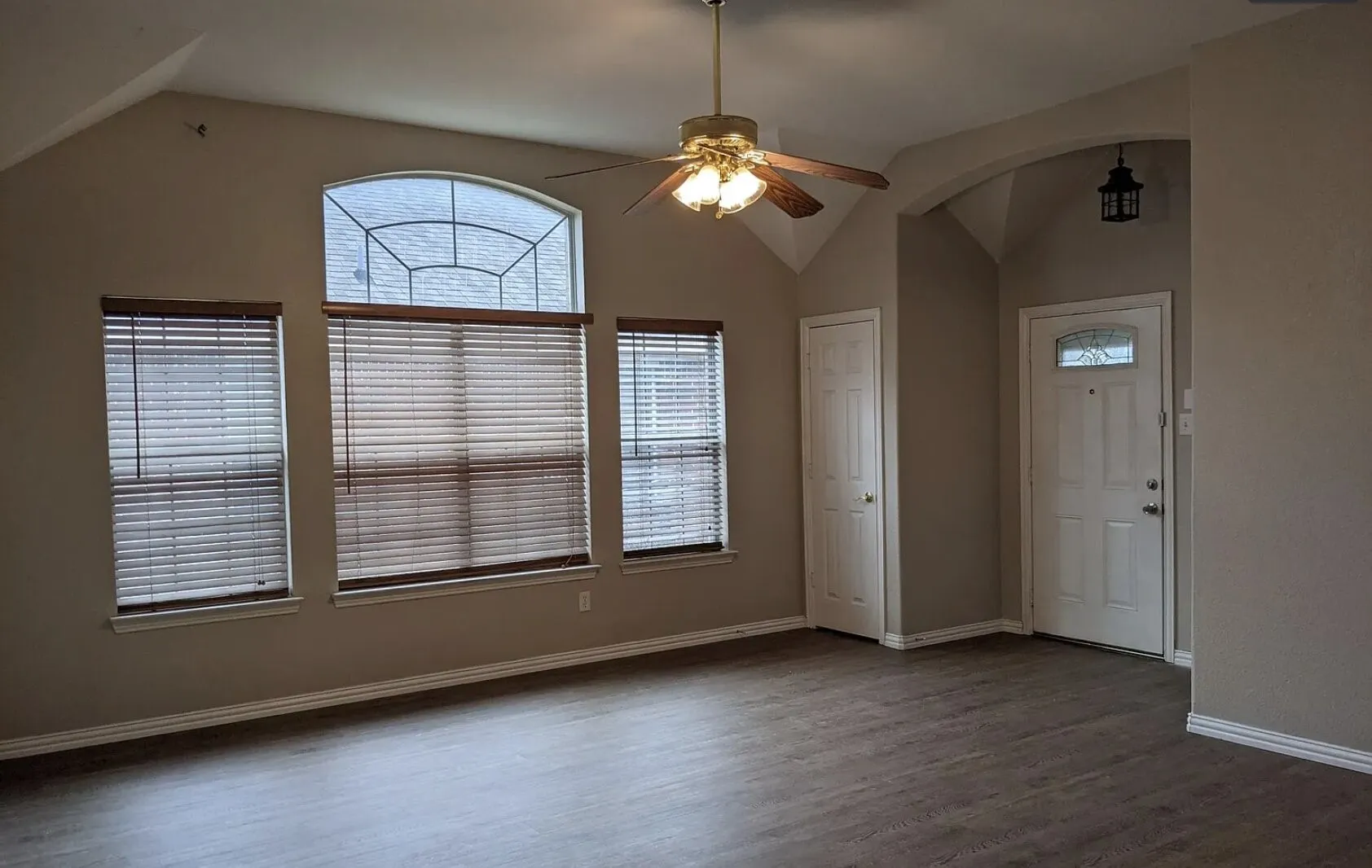 Single Family Residence For Rent in Collin County , 904 Canal Street, Mc Kinney, Texas 75069, 5 Bedroom, 2 Bathroom, Garage spaces, 2,017 Sqft, built in 2006, mls#21377183, Real Estate Agent in Mc Kinney, Homes For Rent in Collin county, Homes For Rent in Mc Kinney, Realtor in Mc Kinney Texas, Real Estate Brokerage Independent Realty Texas, Luminita Cordes Realtor