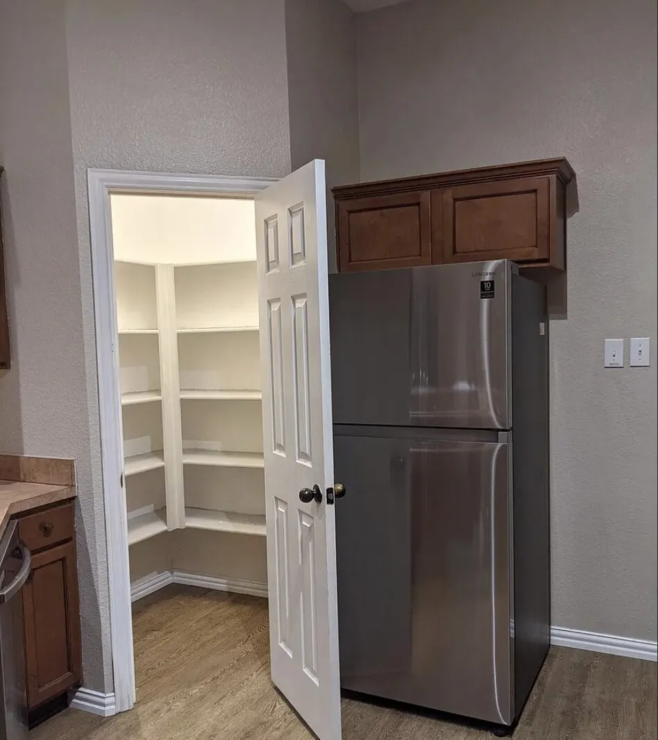Single Family Residence For Rent in Collin County , 904 Canal Street, Mc Kinney, Texas 75069, 5 Bedroom, 2 Bathroom, Garage spaces, 2,017 Sqft, built in 2006, mls#21377183, Real Estate Agent in Mc Kinney, Homes For Rent in Collin county, Homes For Rent in Mc Kinney, Realtor in Mc Kinney Texas, Real Estate Brokerage Independent Realty Texas, Luminita Cordes Realtor