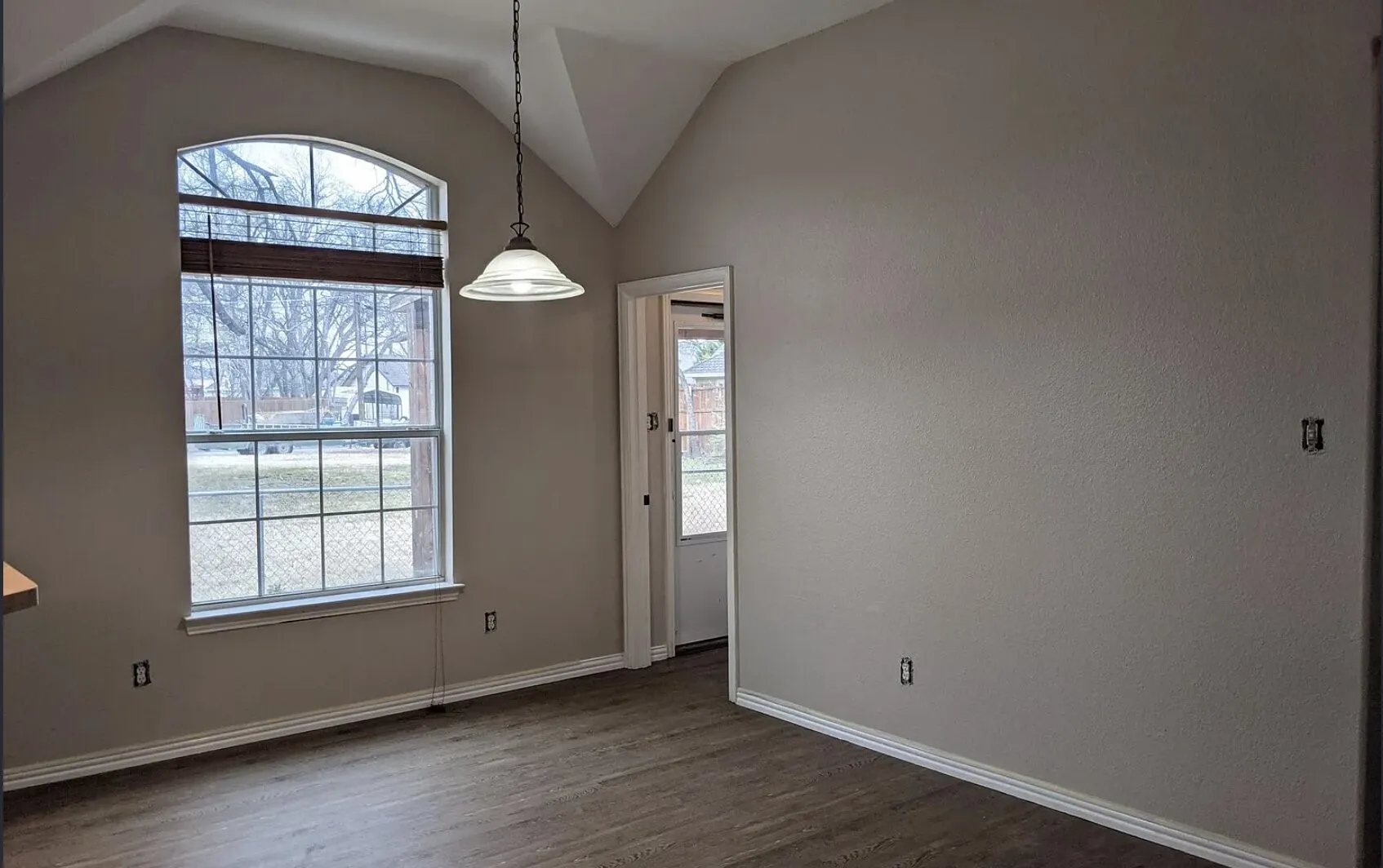 Single Family Residence For Rent in Collin County , 904 Canal Street, Mc Kinney, Texas 75069, 5 Bedroom, 2 Bathroom, Garage spaces, 2,017 Sqft, built in 2006, mls#21377183, Real Estate Agent in Mc Kinney, Homes For Rent in Collin county, Homes For Rent in Mc Kinney, Realtor in Mc Kinney Texas, Real Estate Brokerage Independent Realty Texas, Luminita Cordes Realtor